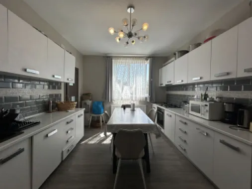 Casa individuala in Lazaret, langa Hotel Hermanns, la cheie
