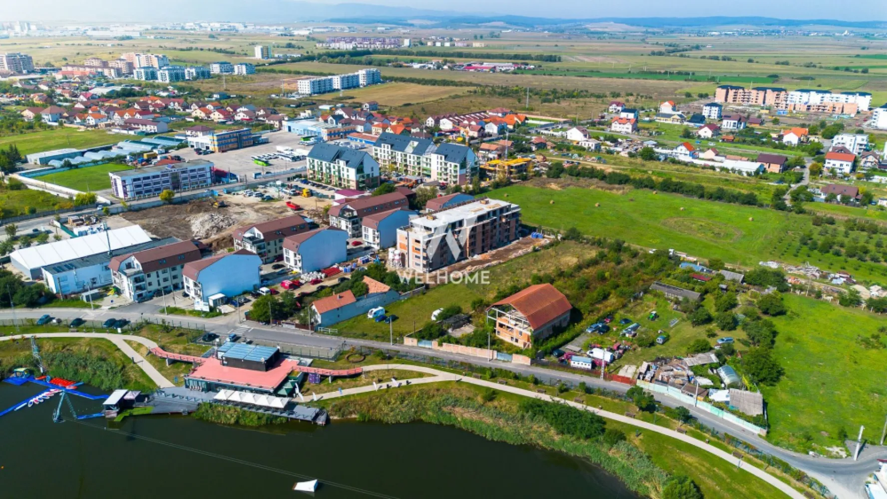 Penthouse pe malul lacului, cu terasă panoramică 90 mp