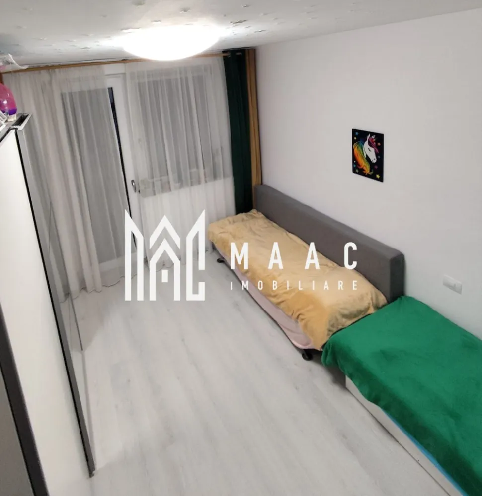 Apartament 3 camere | Etaj 2 | 2 Balcoane | Calea Surii Mici - MAAC Imobiliare vă propune spre vânzare un apartament cu 3 camere, situat într-o zonă liniștită și în plină dezvoltare – Calea Șurii Mici, în ansamblul rezidențial Kastani Residence, Sibiu. Etaj: 2/3 Suprafață utilă: 55 mp 2 balcoane: 3 mp și 7 mp Loc de parcare privat inclus Complet mobilat și utilat Proprietatea este ideală atât pentru locuit, cât și ca investiție, fiind atent compartimentată pentru confort și funcționalitate. Se vinde așa cum se prezintă în fotografii – cu mobilier de calitate și electrocasnice incluse. Avantaje: Compartimentare eficientă: living cu bucătărie open space, 2 dormitoare, baie, 2 balcoane Loc de parcare inclus în preț Etaj intermediar (2/3) – confort termic sporit Ansamblu rezidențial modern, cu acces facil către zona industrială vest, autostradă și Aeroport Nu rata ocazia de a locui într-un apartament cochet, într-o zonă în continuă dezvoltare! Pentru mai multe informații sau pentru programarea unei vizionări, echipa MAAC Imobiliare este aici pentru tine! ID: CP2491398. }}