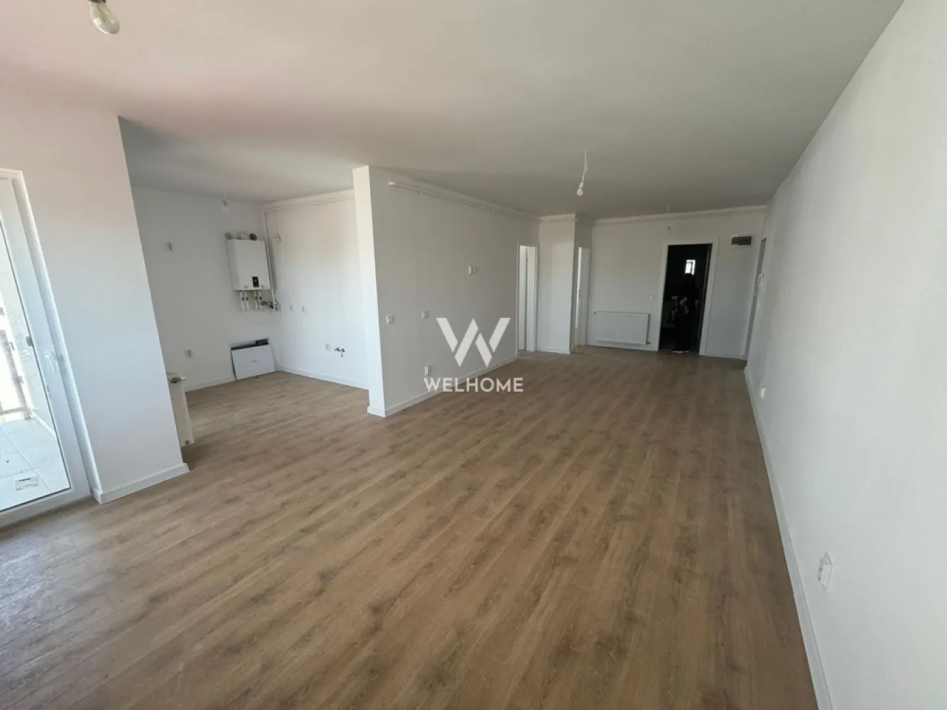 Apartament 3 camere LA CHEIE, Doamna Stanca - COMISION ZERO, CUMPARATI DIRECT DE LA DEZVOLTATOR
Apartament cu 3 camere, situat pe strada Doamna Stanca,intr-un ansamblu residential nou.
Bloc cu lift
Suprafat utila: 67.9mp +balcon de 8.95mp 
Compartimentare: 
Hol, baie, dormitor, living cu bucatarie si iesire pe balcon, hol, baie, dormitor 

Predare interior, in functie de preferinte:
LA CHEIE: centrala termica, calorifere, parchet, gresie, faianta, obiecte sanitare bai, usi de interior. Tu vii doar cu mobila!

Preturi: 128.200 Euro LA CHEIE

Un loc de parcare inclus in pret.
Extra se poate achizitiona un loc de parcare acoperit 12000 euro