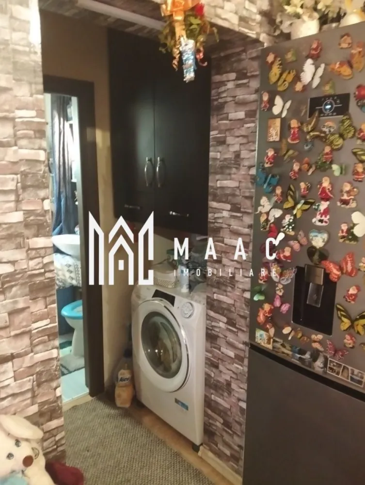 Apartament 2 camere | Mobilat și utilat | Parter | Boxă | Gusterița - Maac Imobiliare prezintă spre vânzare un apartament cochet cu 2 camere, situat la parterul unui imobil dintr-o zonă în continuă dezvoltare – Gusterița. Locuința are o suprafață utilă de 33,5 mp și este compartimentată eficient astfel: ✔ Living cu bucătărie open-space ✔ Dormitor matrimonial ✔ Baie cu geam de aerisire ✔ Hol de acces În plus, apartamentul dispune de o boxă la subsol de aproximativ 4 mp, ideală pentru depozitare. Avantaje: 🔹 Se vinde complet mobilat și utilat – gata de mutat! 🔹 Zonă liniștită, cu acces facil către oraș 🔹 Aproape de mijloace de transport, magazine și alte facilități urbane Pentru mai multe detalii sau programarea unei vizionări, precizați telefonic că ați văzut anunțul cu ID: CP2489566. }}