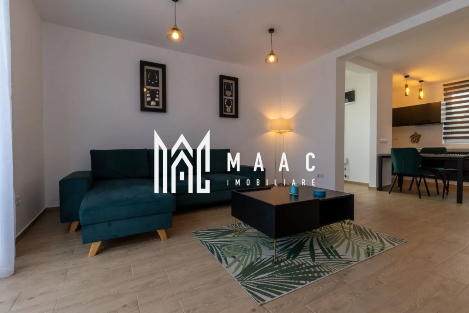 Casa 4 camere | 90 mpu | curte 265 mpu | 2 Parcari | 2 Bai - MAAC Imobiliare vă prezintă în exclusivitate o proprietate perfect echilibrată între funcționalitate, intimitate și confort modern, situată strategic la intrarea în Cisnădie, într-o zonă cu acces facil către toate punctele de interes din Sibiu. Această locuință, dispusă pe parter și etaj, oferă o compartimentare optimizată pentru viața de zi cu zi și un ambient ideal pentru un cuplu tânăr aflat la început de drum sau o familie cu copii în căutarea unui spațiu autentic, sigur și bine gândit. Detalii tehnice: Suprafață utilă: 90 mp Suprafață desfășurată: 125 mp Teren total: 265 mp, împrejmuit Compartimentare: ▫️ Living generos cu bucătărie open-space ▫️ 3 dormitoare bine proporționate ▫️ 2 băi complet echipate (cadă și duș) Dotări: încălzire prin pardoseală, tâmplărie PVC cu geam termopan, finisaje moderne, electrocasnice incluse Beneficii cheie: Curte cu funcționalitate excelentă: spațiu de joacă pentru copii, zonă de grătar sau relaxare în aer liber 2 locuri de parcare în fața casei – confort și acces imediat Poziționare privilegiată: situată între două loturi neconstruibile, unul dintre ele fiind parcare, ceea ce garantează intimitate și liniște autentică Vedere spre munte, stradă asfaltată, iluminat public, acces rapid la transport O casă care încurajează stabilitatea și creează legături Această proprietate nu este doar o investiție inteligentă, ci un loc care susține și amplifică dinamica unei familii moderne. Aici, fiecare detaliu este gândit pentru a încuraja apropierea, confortul și echilibrul – de la atmosfera caldă a livingului open-space până la grădina care invită la timp de calitate împreună. 📍 Localizare ideală La intrare în Cisnădie, permite acces rapid către Sibiu și oferă totodată avantajul unei comunități liniștite. În doar câteva minute ești oriunde ai nevoie. Pentru mai multe detalii precizati telefonic ca ati vazut anuntul cu ID:CP2371239 }}
