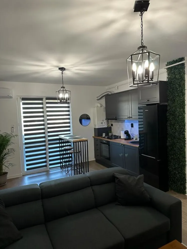 Apartament 2 camere mobilat Militari - posibilitate parcare - **COMISION 0%**

Vă prezentăm un apartament cu 2 camere, situat în cartierul Militari, pe Drumul Ciorogarla nr. 371, într-o zonă accesibilă și bine dezvoltată.

Locuința este amplasată la etajul 2 din 4 cu lift, oferind un echilibru ideal între confort și accesibilitate. Compartimentarea este practică, fiind potrivită atât pentru un cuplu, cât și pentru investiție.

Detalii proprietate:

* Apartament cu 2 camere
* Etaj 2 din 4
* Locație: Drumul Ciorogarla nr. 371
* Compartimentare eficientă

Avantaje:

* Amplasare într-o zonă cu acces rapid la magazine, supermarketuri și alte facilități
* Apropiere de mijloacele de transport în comun
* Loc de parcare privat, oferind un plus de confort și siguranță
* Zonă în continuă dezvoltare, cu potențial bun pentru investiție

Apartamentul reprezintă o alegere practică pentru cei care caută o locuință bine poziționată, într-un cartier cu acces facil la toate punctele de interes.

Pentru mai multe detalii sau programarea unei vizionări, vă stăm la dispoziție.