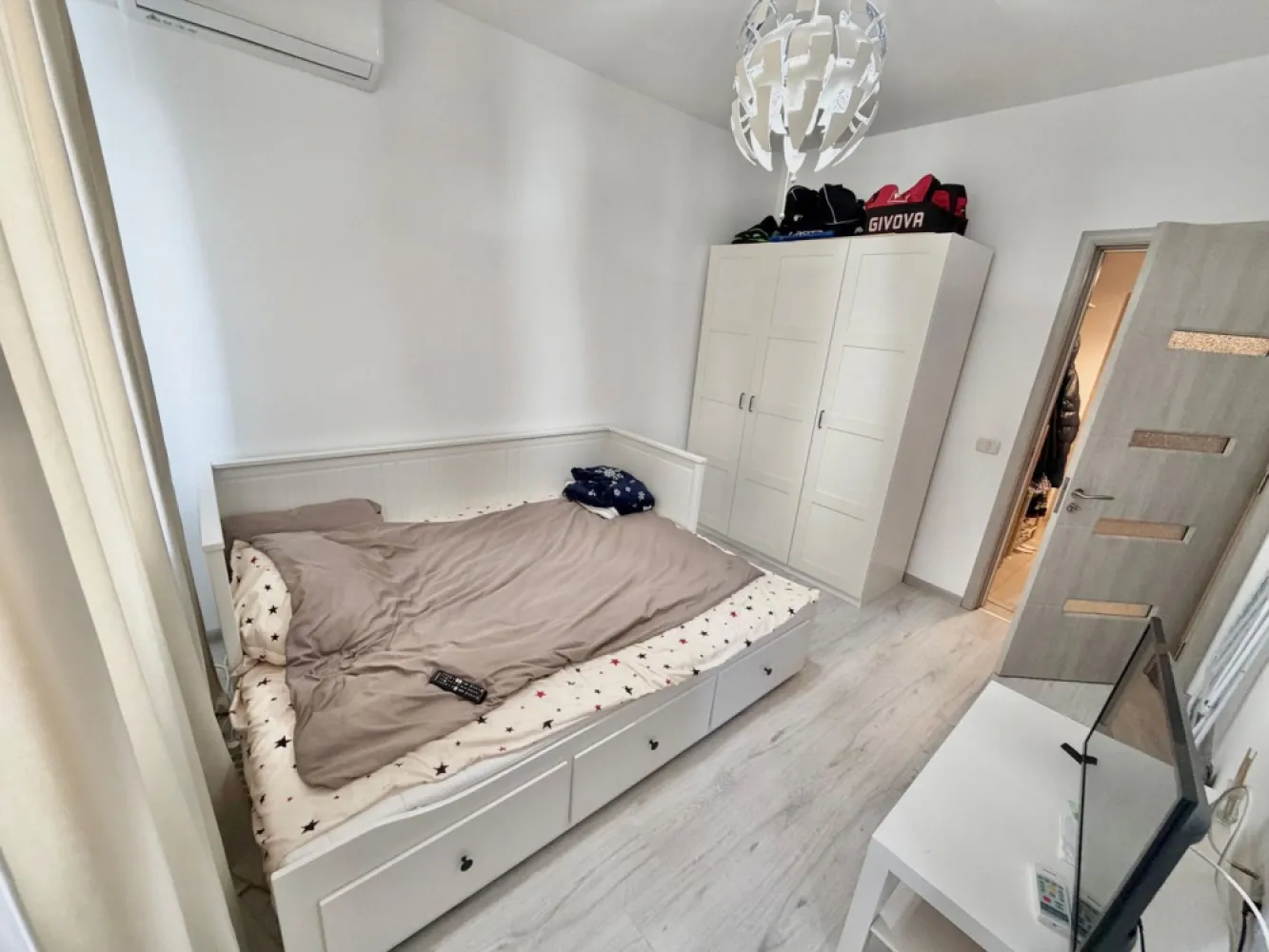 Apartament 2 camere mobilat Militari Residence - parcare proprie