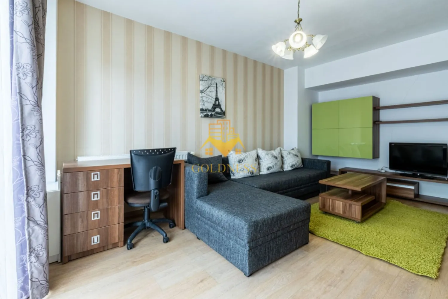 2 camere, modern, garaj, bloc nou,Buna Ziua, Bonjour Residence, Sophia - GOLDNESS Imobiliare vă propune spre închiriere un apartament cu 2 camere complet mobilat și utilat, la etajul 2 într-un imobil de 8 etaje, în Cartierul Buna ZIua.
Dispune de loc de parcare exterioara!
Se află în apropierea stațiilor de transport în comun, magazine, restaurante, spații verzi, farmacii, etc. 

Apartamentul este compartimentat astfel:
 - dormitor cu pat matrimonial, noptiere, spatiu pentru depozitare
 - living cu canapea exntesibila, spatiu pentru depozitare, TV, dressing
 - bucatarie complet mobilata, utilata, loc de luat masa
 - baie cu cada, calorifer port prosop și dulap pentru depozitare.
 - terasa de 12 mp.

Imobilul este dotat cu toate cele necesare- centrală proprie, mașină de spălat haine, frigider, plită electrică, hotă, etc. 

Dacă sunteți interesați de acest apartament și doriți să îl vizionați, dar și pentru alte oferte nu ezitați să ne contactați telefonic sau prin e-mail. Vă stăm la dispoziție!
Pentru intermediere se percepe un comision de 50% din prețul chiriei!