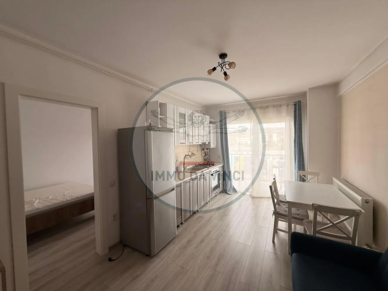Apartament 2 camere Zona Fabricii/Kaufland Marasti - 🏡 Vând apartament 2 camere – Modern & Complet utilat – Fabricii/Kaufland Mărăști

📍 Locație excelentă: Strada Fabricii, zona Kaufland Mărăști
🏢 Etaj: 2/8, cu lift
📐 Suprafață utilă: 41 mp + 7 mp balcon generos
🚗 Parcare subterana contra cost
🛋️ Complet mobilat & utilat – Gata de mutat!

Detalii apartament:
🛏️ Dormitor confortabil
🛋️ Living open-space – spațios și luminos, perfect pentru relaxare
🍽️ Bucătărie complet echipată – electrocasnice moderne
🛁 Baie elegantă cu finisaje de calitate
🌇 Balcon spațios – ideal pentru cafeaua de dimineață sau relaxare
🔒 Acces securizat în bloc, lift modern

Avantaje & Facilități:
✔️ Parcare subterană
✔️ Mobilier modern și electrocasnice incluse
✔️ Izolație termică – costuri mici la întreținere
✔️ Poziție excelentă:

2 min de Kaufland
Aproape de mijloace de transport
Acces rapid către centrul orașului
Magazine, restaurante, școli și parcuri în apropiere

✨ Ideal pentru cupluri, tineri profesioniști sau ca investiție (se închiriază ușor)!
📞 Contact direct proprietar: 0756 935 933
📸 Poze suplimentare și detalii la cerere!