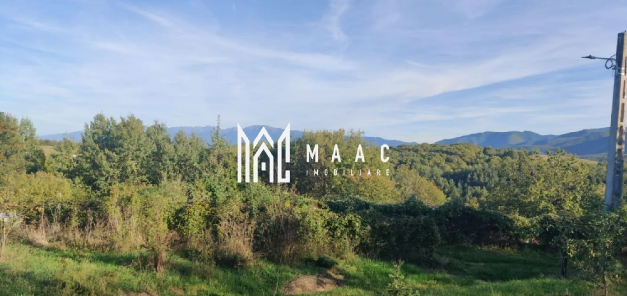 Teren Cisnadioara | Intravilan | 1.970 Mp - MAAC Imobiliare vă oferă spre vânzare un teren într-o zonă liniștită și frumoasă din Cisnădioara, cu o priveliște spectaculoasă asupra Munților Făgăraș și a cetății din localitate. Terenul are următoarele caracteristici: PUG: Intravilan Posibilitatea de a construi D+P+M (demisol, parter, mansardă) Utilități: Curent electric, gaz, apă (fântână cu apă; în prezent se lucrează la tragerea conductelor de apă) Terenul este împărțit în două parcele de 1200 mp și 770 mp. Pentru mai multe detalii sau pentru a programa o vizionare, vă rugăm să ne contactați, specificand ID:CP2461433 }}