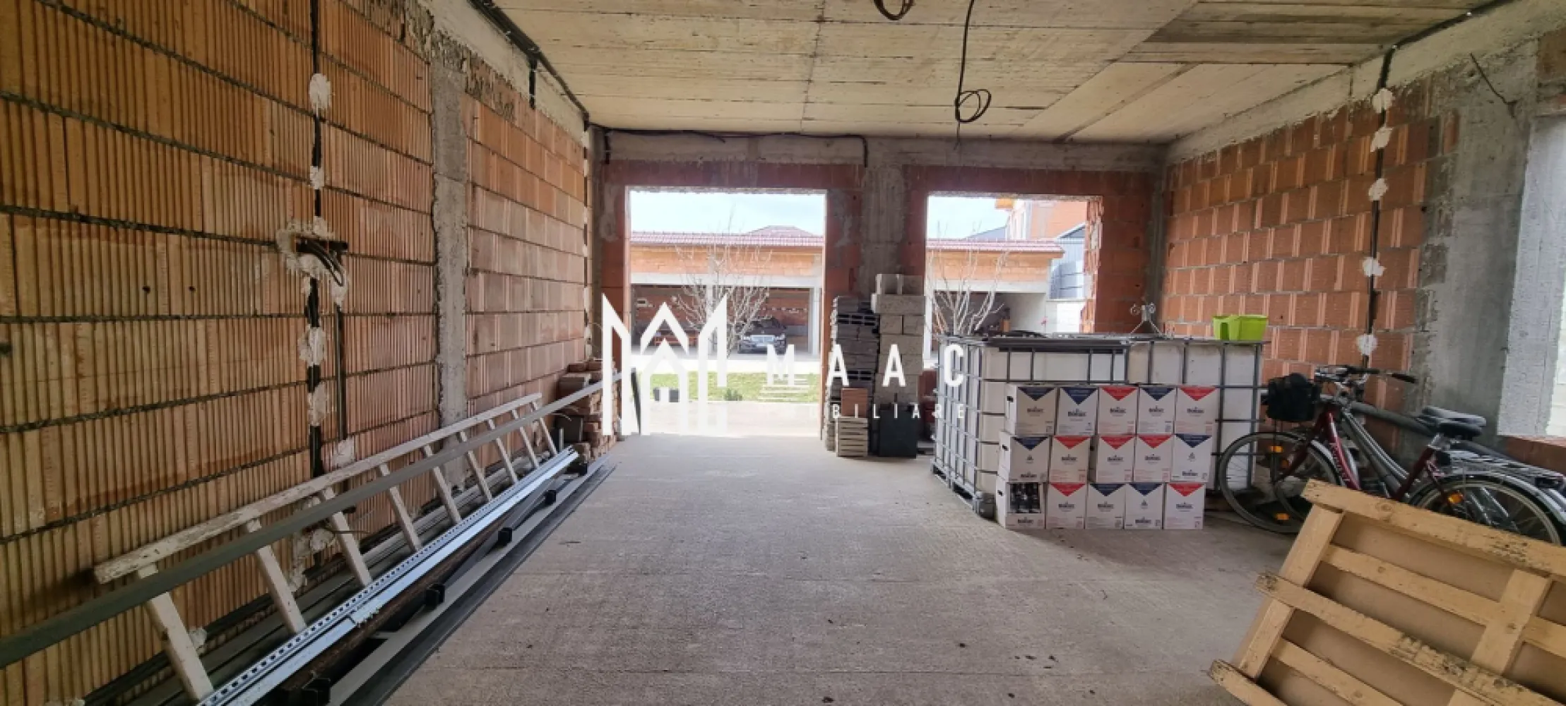 Casă individuală I 5 Camere I 1200mp I Garaj I C. Cisnădiei