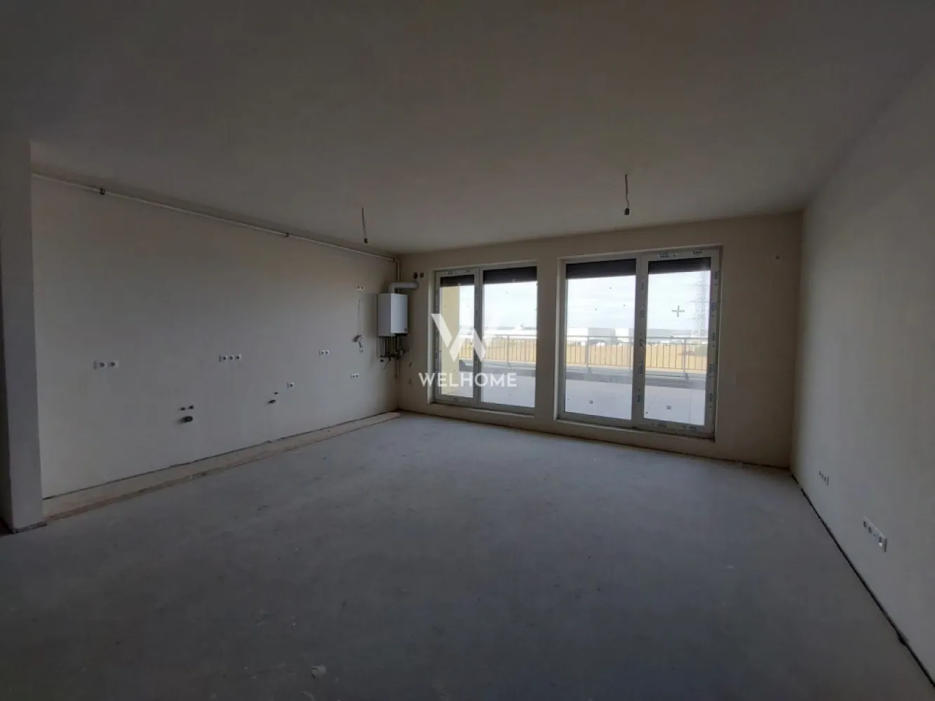 Apartament 2 camere - Turnisor, Sibiu - Apartament Premium potrivit oricarei generatii, 2 camere, calitate si confort - Turnisor, Sibiu
Ansamblu residential privat, compus din 7 blocuri a cate 35 apartamente. 
Distanta relativ scurta pana la Aeroport, Metro, Autostrada, statii de autobus, farmacii, scoli si gradinite.

Situat la etaj 2 intermediar, imobil cu lift
Suprafata: 47.5 mp utili + balcon de 10 mp. 

Avantaje de a fi Proprietar al acestui apartament:
 - dotari UltraSmart, suprafete vitrate ample, centrala in condensatie, incalzire in pardoseala cu sistem inteligent de control, termostate pe fiecare camera, prize si intrerupatoare, usa metalica la intrare, geamuri termopan 3 foi de sticla cu jaluzele electrice si plase pentru insecte, pereți finisați cu vopsea albă
- bloc cu parcari subterane cat si supraterane si boxa depozitare, lift de ultima generatie
- spatii verzi, zone de agrement, zona sport, parcari vizitatori, buncar, videointerfon, zona BBQ, loc de joaca pentru copii, 
- spatiile comune, casa scarii cat si balcoanele vor fi predate la cheie.

Predare in vara 2026

Locuinte perfecte - For Better Living!
Locul de parcare nu este inclus in pret!

Pret vanzare: 103.900 Euro + tva 
Tel: 0752088381- Roxana