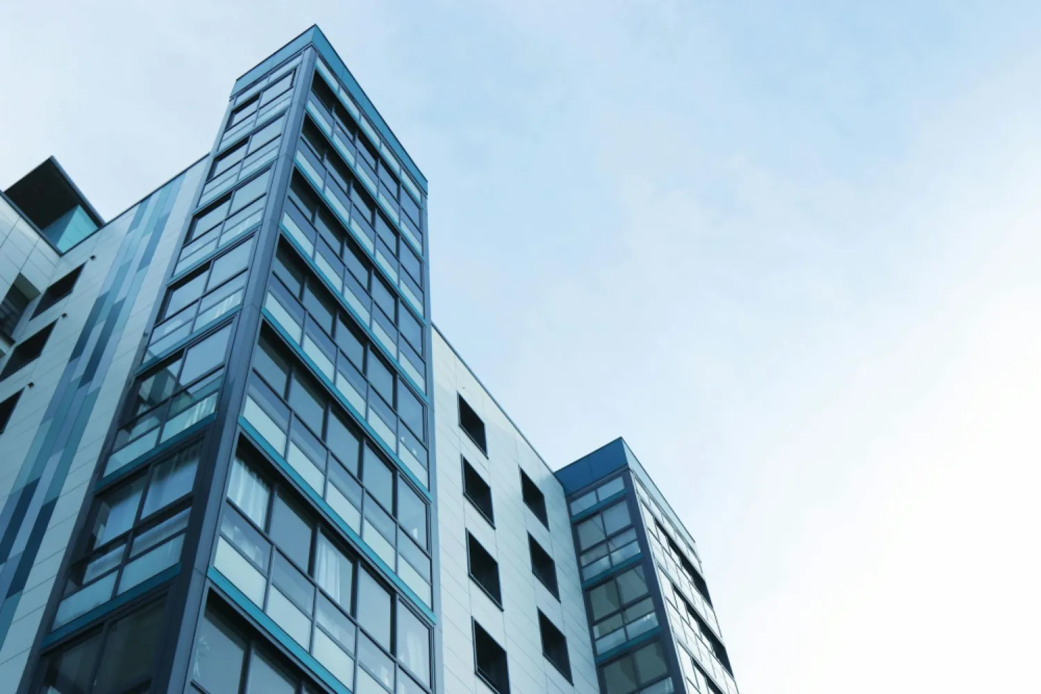 Apartament 4 camere decomandat, cartier Arhitectilor Cisnadie - 🏡 Apartament spațios cu 4 camere de vânzare în Cartierul Arhitecților – CisnădieDescoperă confortul unui cămin modern într-o zonă liniștită și în continuă dezvoltare! Vă propunem spre vânzare un apartament generos cu 4 camere, situat în Cartierul Arhitecților, la doar câteva minute de Sibiu.📍 Localizare excelentă – Cartierul Arhitecților oferă liniște, acces facil către oraș, școli, magazine, farmacii și mijloace de transport.🏠 Detalii apartament:Suprafață utilă: ~X mp (completați cu valoarea reală)Compartimentare eficientă: living luminos, bucătărie separată (sau open-space), 3 dormitoare, 2 băi, balcon/terasăEtaj: 3 / 10Finisaje moderne, materiale de calitateLoc de parcare inclus (dacă este cazul)🛠️ Apartamentul este ideal pentru o familie care își dorește spațiu, funcționalitate și acces rapid către oraș, fără a renunța la liniștea unei zone rezidențiale.📞 Pentru mai multe informații sau pentru programarea unei vizionări, nu ezitați să ne contactați! }}