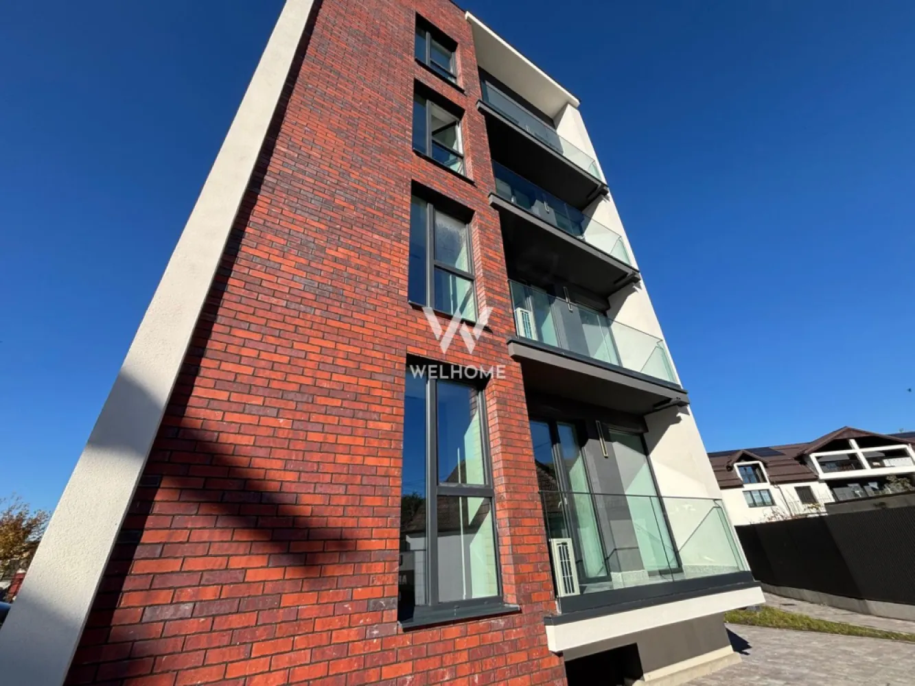 Apartament PREMIUM 3 camere cu GARAJ - zona Centrala