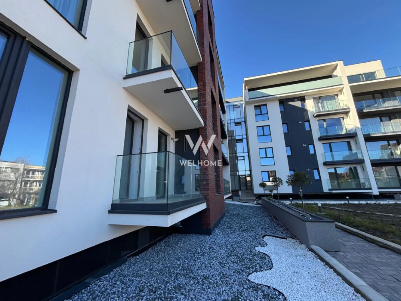 Apartament PREMIUM 3 camere cu GARAJ - zona Centrala