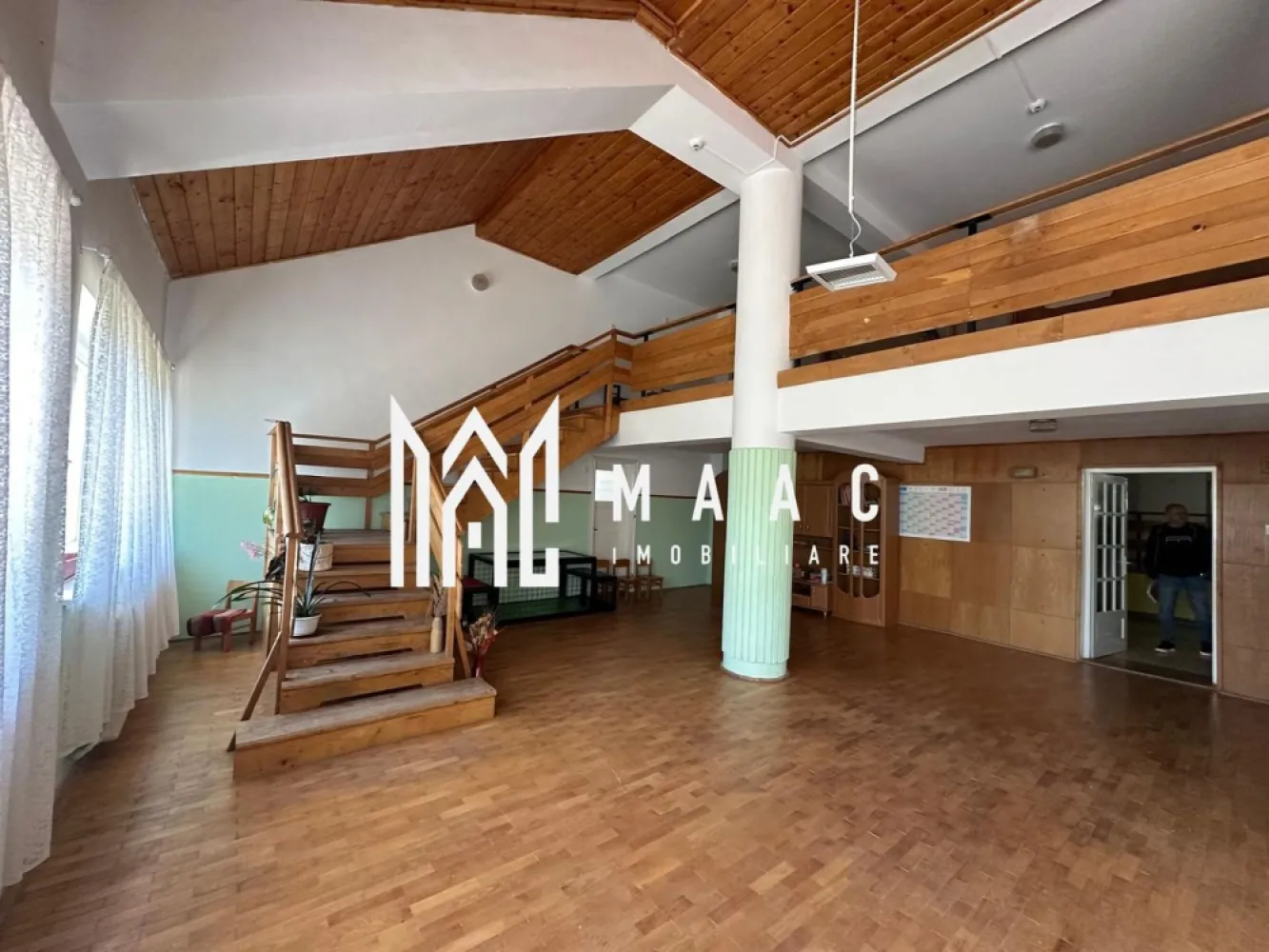 CASA DE INCHIRIAT I CISNADIE I SPATIU EDUCATIONAL