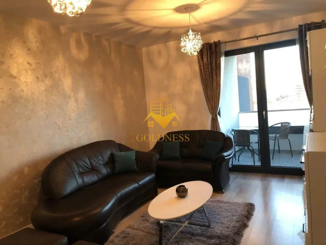 2 Camere decomadate, Park Lake,Iulius Mall,FSEGA,Bloc nou,Intre lacuri - GOLDNESS Imobiliare vă propune spre închiriere un apartament cu 2 camere complet mobilat și utilat, la etajul 1 într-un imobil de 10 etaje, în Cartierul Intre lacuri.
Se poate inchiria loc de parcare cu 50 euro.
Se află în apropierea stațiilor de transport în comun, magazine, restaurante, spații verzi, farmacii, etc. 

Apartamentul este compartimentat astfel:
 - dormitor cu pat matrimonial, dressing, noptiere
 - living cu bucatarie open space complet utilată și mobilată, canapea extensibilă, loc de servit masa 
 - baie cu dus walk-in, calorifer port prosop și dulap pentru depozitare.
 - balcon 7 mp.

Imobilul este dotat cu toate cele necesare- centrală proprie, frigider, aragaz, hotă, mașină de spălat haine, etc. 

Dacă sunteți interesați de acest apartament și doriți să îl vizionați, dar și pentru alte oferte nu ezitați să ne contactați telefonic sau prin e-mail. Vă stăm la dispoziție!
Pentru intermediere se percepe un comision de 50% din prețul chiriei!