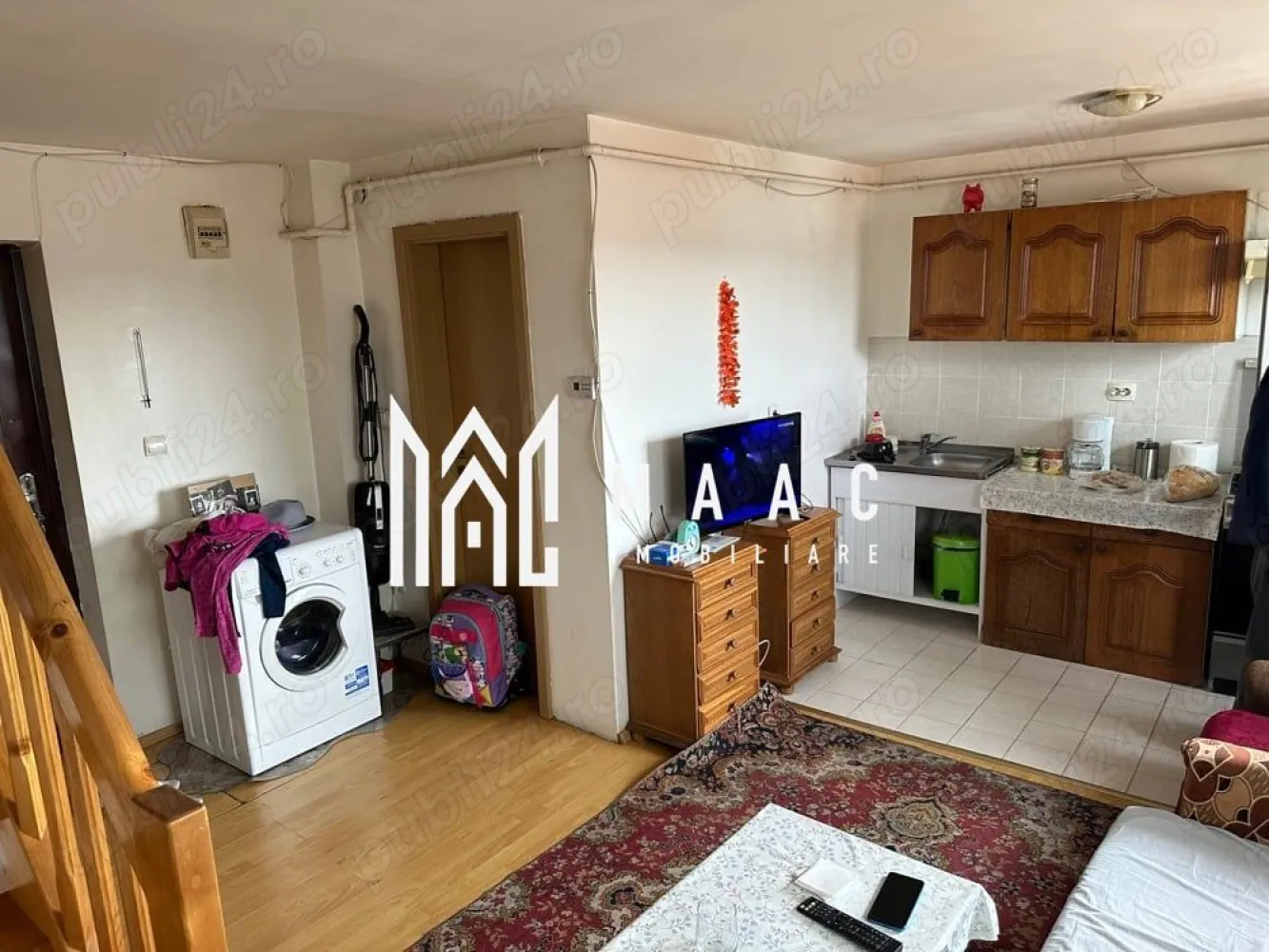 Apartament 2 Camere | 46 mp | Mobilat | Lazaret - MAAC Imobiliarea va propune spre vanzare un apartament de tip mansarda in zona Lazaret. Caracteristici: Suprafață utilă: 46 mp Sistem de încălzire: centrală proprie cu calorifere. Compartimentare: Living cu bucătărie open space la primul nivel Baie dotată cu cadă Dormitor la etaj, accesibil printr-o scară interioară. Locație: Se află o grădiniță de stat exact langa acest bloc Școala este la doar 3 minute de mers pe jos Transport în comun în apropiere Acces facil la gară Shopping și divertisment la Promenada Mall Supermarketuri: Penny și MegaImage în vecinătate Farmacii la îndemână Pentru mai multe detalii precizati telefonic ca ati vazut anuntul cu ID: CP2395368 }}