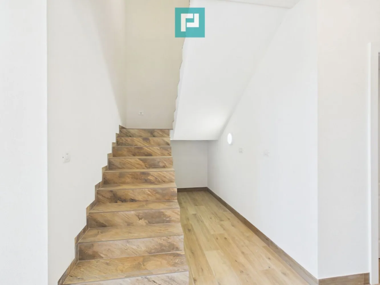Duplex 5 camere Dumbrăvița