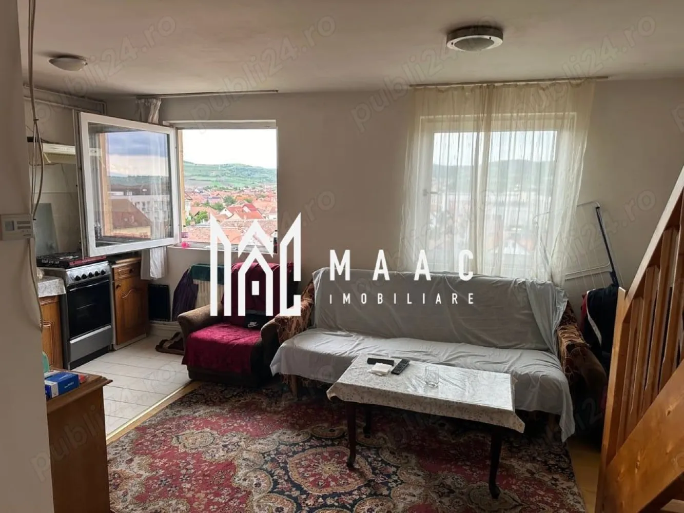 Apartament 2 Camere | 46 mp | Mobilat | Lazaret - MAAC Imobiliarea va propune spre vanzare un apartament de tip mansarda in zona Lazaret. Caracteristici: Suprafață utilă: 46 mp Sistem de încălzire: centrală proprie cu calorifere. Compartimentare: Living cu bucătărie open space la primul nivel Baie dotată cu cadă Dormitor la etaj, accesibil printr-o scară interioară. Locație: Se află o grădiniță de stat exact langa acest bloc Școala este la doar 3 minute de mers pe jos Transport în comun în apropiere Acces facil la gară Shopping și divertisment la Promenada Mall Supermarketuri: Penny și MegaImage în vecinătate Farmacii la îndemână Pentru mai multe detalii precizati telefonic ca ati vazut anuntul cu ID: CP2395368 }}