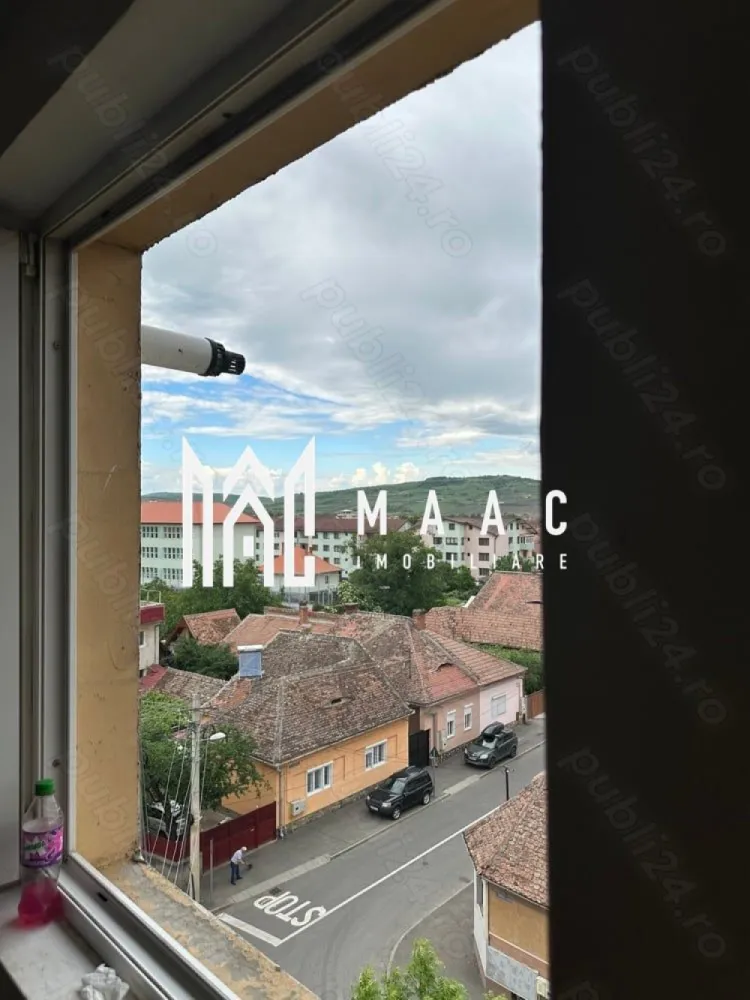 Apartament 2 Camere | 46 mp | Mobilat | Lazaret - MAAC Imobiliarea va propune spre vanzare un apartament de tip mansarda in zona Lazaret. Caracteristici: Suprafață utilă: 46 mp Sistem de încălzire: centrală proprie cu calorifere. Compartimentare: Living cu bucătărie open space la primul nivel Baie dotată cu cadă Dormitor la etaj, accesibil printr-o scară interioară. Locație: Se află o grădiniță de stat exact langa acest bloc Școala este la doar 3 minute de mers pe jos Transport în comun în apropiere Acces facil la gară Shopping și divertisment la Promenada Mall Supermarketuri: Penny și MegaImage în vecinătate Farmacii la îndemână Pentru mai multe detalii precizati telefonic ca ati vazut anuntul cu ID: CP2395368 }}