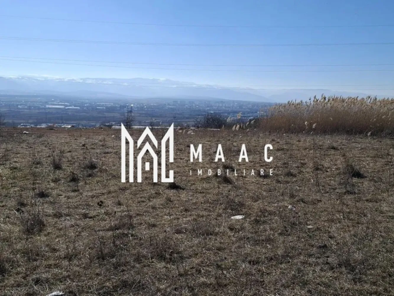 Teren Extravilan I 3400mp I Intabulat I Zona Dealul Daii - MAAC Imobiliare propune spre vânzare un teren extravilan cu suprafața de 3400 mp, situat în zona Dealul Daii, la o distanță de aproximativ 5 km de municipiul Sibiu. Caracteristici principale: Suprafață totală: 3400 mp Regim juridic: extravilan, intabulat, liber de sarcini Acces: drum practicabil, acces auto facil Alte detalii: posibilitate de parcelare și inițiere demersuri pentru schimbare de destinație Context investițional: Zona Dealul Daii se află într-un perimetru cu potențial de dezvoltare pe termen mediu și lung, având avantajul proximității față de Sibiu, dar și al deschiderii către proiecte viitoare. Terenul poate fi valorificat atât ca lot individual, cât și prin parcelare, în funcție de planul de investiție. 📞 Pentru detalii suplimentare sau programarea unei vizionări, vă rugăm să ne contactați la 0722 622 403 și să menționați ID-ul CP2391846. MAAC Imobiliare – pentru că meriți maacsim. }}