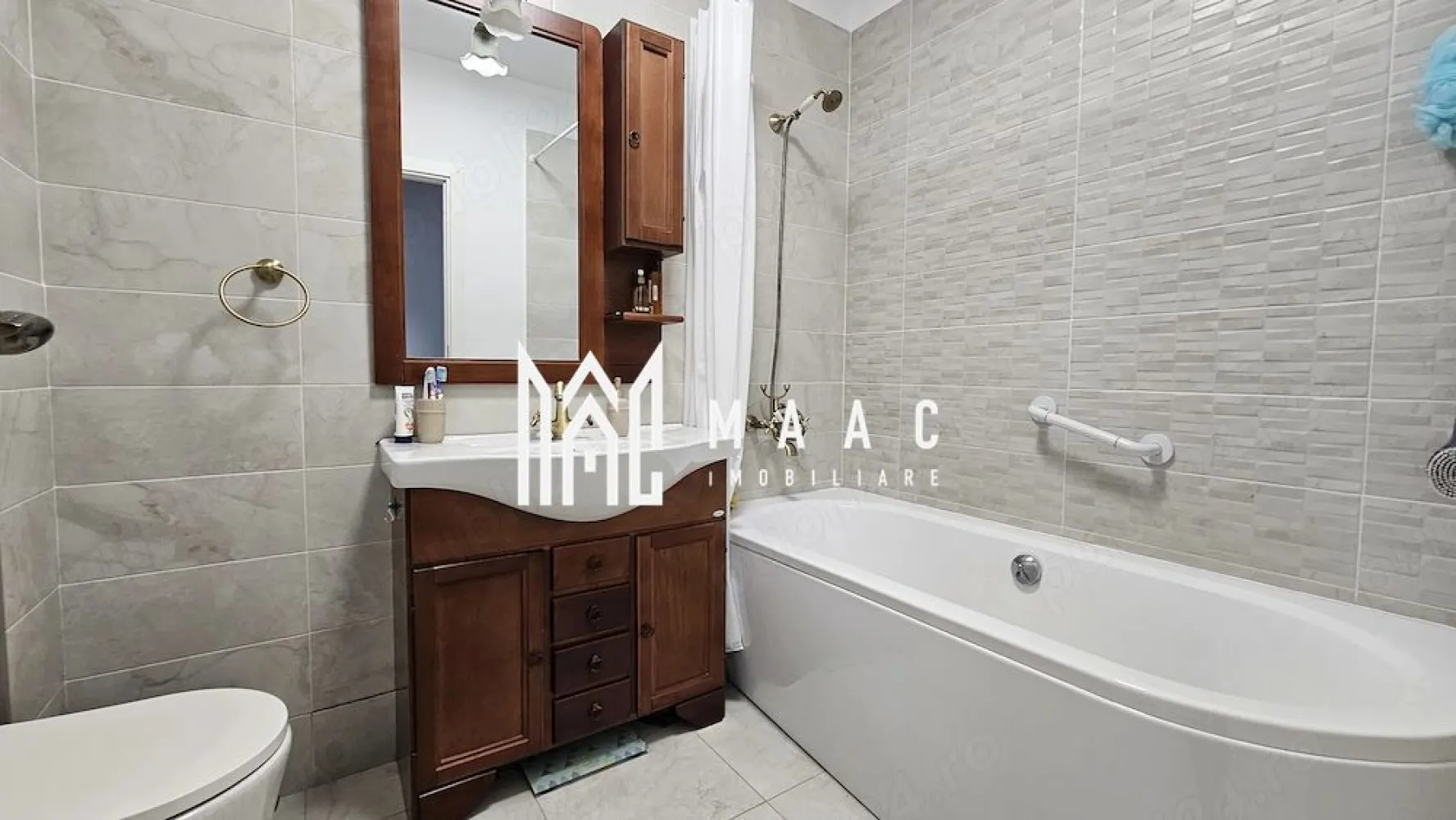 Apartament 3 camere | Etaj 1 | Balcon | Modern | Selimbar