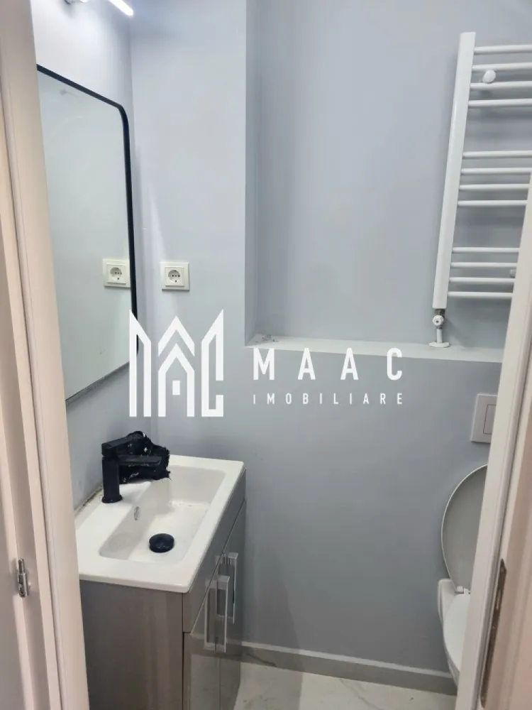 Garsoniera | Parter | 25 MPU | Lazaret - MAAC Imobiliare vă propune spre închiriere o garsonieră situată la parter, într-un bloc nou, izolat termic, prevăzut cu lift.

Locuința este complet mobilată și utilată cu echipamente noi, fiind pregătită pentru mutare.

Detalii garsonieră
Compartimentare:
cameră spațioasă
hol
bucătărie separată
baie
Etaj: parter
Bloc nou, eficient energetic
Dotări și avantaje
Mobilier complet nou
Electrocasnice noi:
frigider
mașină de spălat rufe
TV
hotă
cuptor și plită electrică
Centrală termică Bosch
Costuri reduse de întreținere
Gata de mutare
Disponibilitate
Disponibilă din 21.06.2026
Potrivit pentru
 persoană singură
 cuplu

Avantaje
Imobil nou și bine izolat
Spațiu curat și modern
Confort și liniște
Pentru mai multe detalii, precizati telefonic ca ati vazut anuntul cu ID: CP3071059