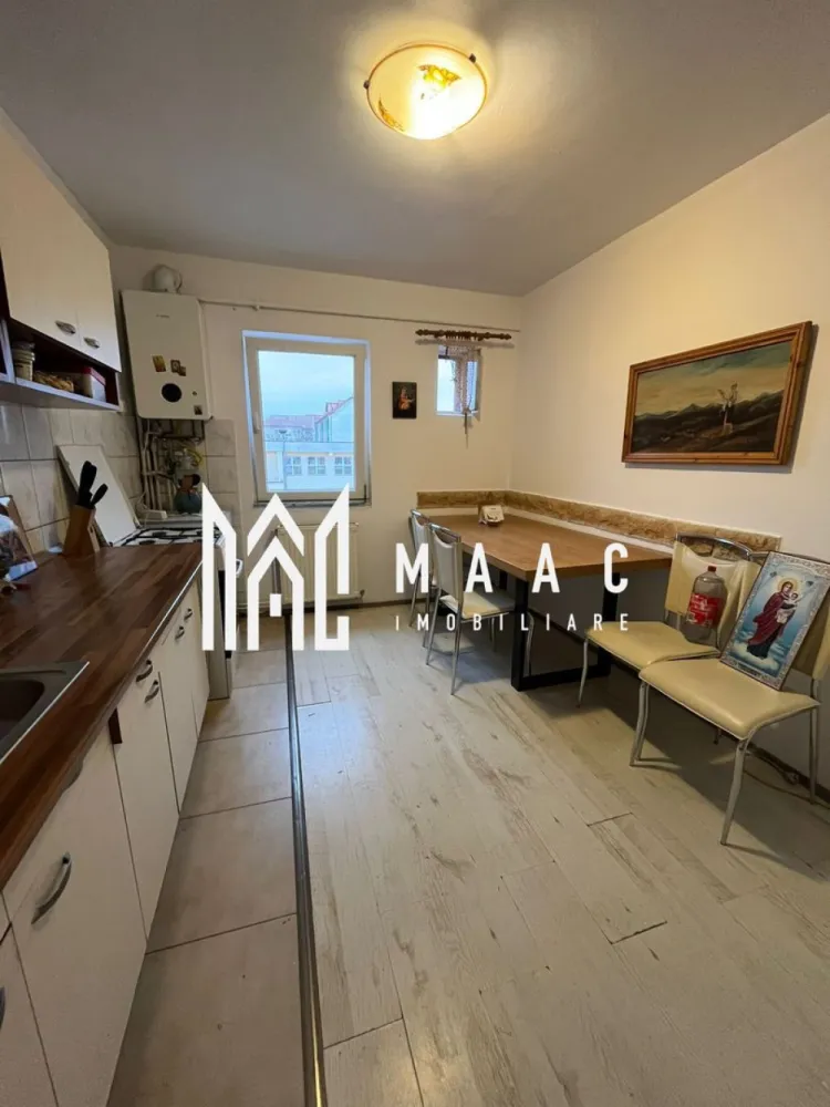 Apartament 3 camere | Etaj 2 | Balcon | Hipodrom 3 - MAAC Imobiliare vă propune spre închiriere un apartament cu 3 camere, situat la etajul 2 (intermediar), ideal pentru cei care își doresc un spațiu confortabil, bine compartimentat și pregătit pentru mutare imediată.

Locuința are o suprafață utilă de 65 mp și oferă un ambient plăcut, fiind potrivită atât pentru o familie, cât și pentru un cuplu.

Compartimentare:
Living spațios
Doua dormitoare
Bucătărie
Baie

Apartamentul se închiriază complet mobilat și utilat, fiind pregătit pentru mutare imediată, fără investiții suplimentare.

Avantaje:
Etaj 2 – poziție intermediară
65 mp utili
Compartimentare practică
Complet mobilat și utilat
Nu se accepta fumatori si animale de companie.

Pentru mai multe detalii sau programarea unei vizionări, nu ezitați să ne contactați specificand ID: CP3058144