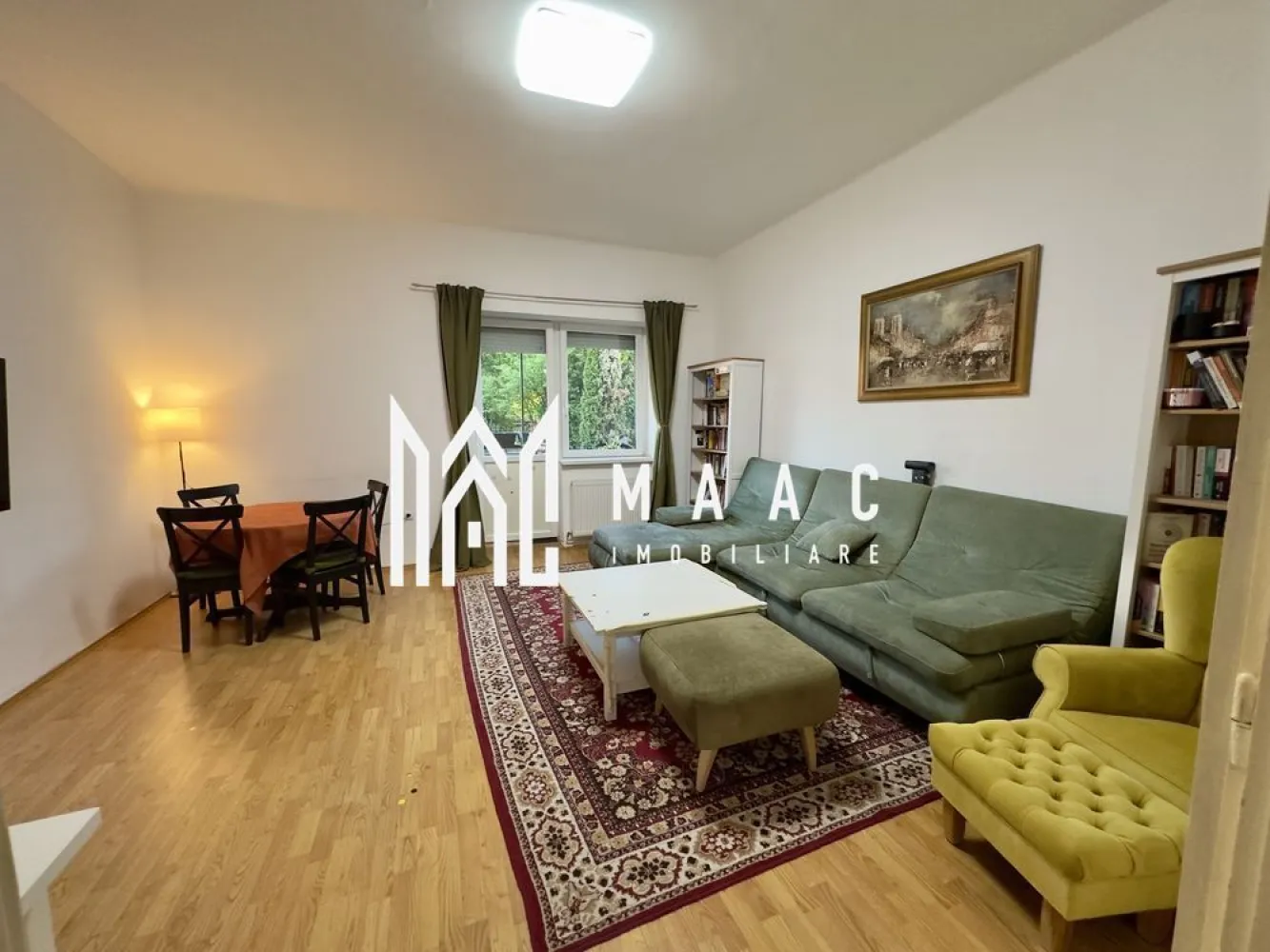 Apartament spațios la casă | renovat complet | cu curte proprie - MAAC Imobiliare vă propune spre vânzare un apartament la casă cu terasă, curte, pivniță și pod mansardabil | Zona Lupeni

Vă prezentăm un apartament la casă, spațios și luminos, situat în zona Lupeni, ideal atât pentru locuit, cât și pentru investiție. Proprietatea îmbină farmecul unei case cu avantajele unui apartament, oferind intimitate, spații generoase și multiple posibilități de amenajare.

Suprafața utilă este de 76 mp, la care se adaugă:
pivniță de aproximativ 30 mp
pod mansardabil, cu certificat de urbanism emis
terasă și curte proprie
Compartimentare:
hol generos
baie
bucătărie cu cămară
2 camere spațioase și luminoase
acces direct din a doua cameră către terasă și curte

Apartamentul a fost renovat în 2023, fiind realizate îmbunătățiri importante:
instalație electrică complet schimbată
centrală termică nouă
bucătărie realizată la comandă, complet mobilată și utilată
finisaje moderne și atent alese
Se predă parțial mobilat și utilat.

Avantaje care fac diferența:
la doar 10 minute de mers pe jos de Piața Mare
5 minute de Promenada Mall
școli, grădinițe, parc și magazine în imediata apropiere
terasă și curte – perfecte pentru relaxare, grătar sau timp petrecut cu familia
pivniță încăpătoare, ideală pentru depozitare
pod mansardabil cu potențial excelent de extindere
dressing mare în dormitor
șemineu pe lemne, care oferă un plus de confort și atmosferă
zonă liniștită, cu acces rapid către centrul orașului
locuință luminoasă, bine compartimentată și pregătită pentru mutare

Proprietatea este ideală pentru cei care își doresc liniștea unei case, fără să renunțe la avantajele unei locații apropiate de centru.

Pentru detalii suplimentare, consultanță sau programarea unei vizionări, va rugăm să ne contactati specificand ID: CP3070284