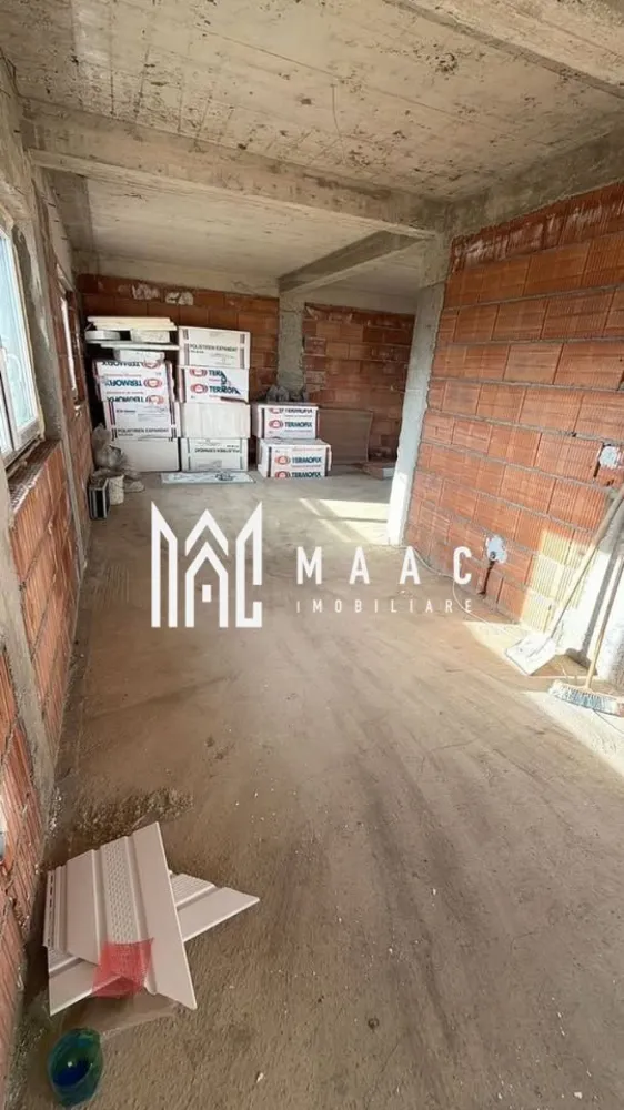 Casă Tip Duplex | 4 Camere | 2 Balcoane | Terasă | Șura Mică