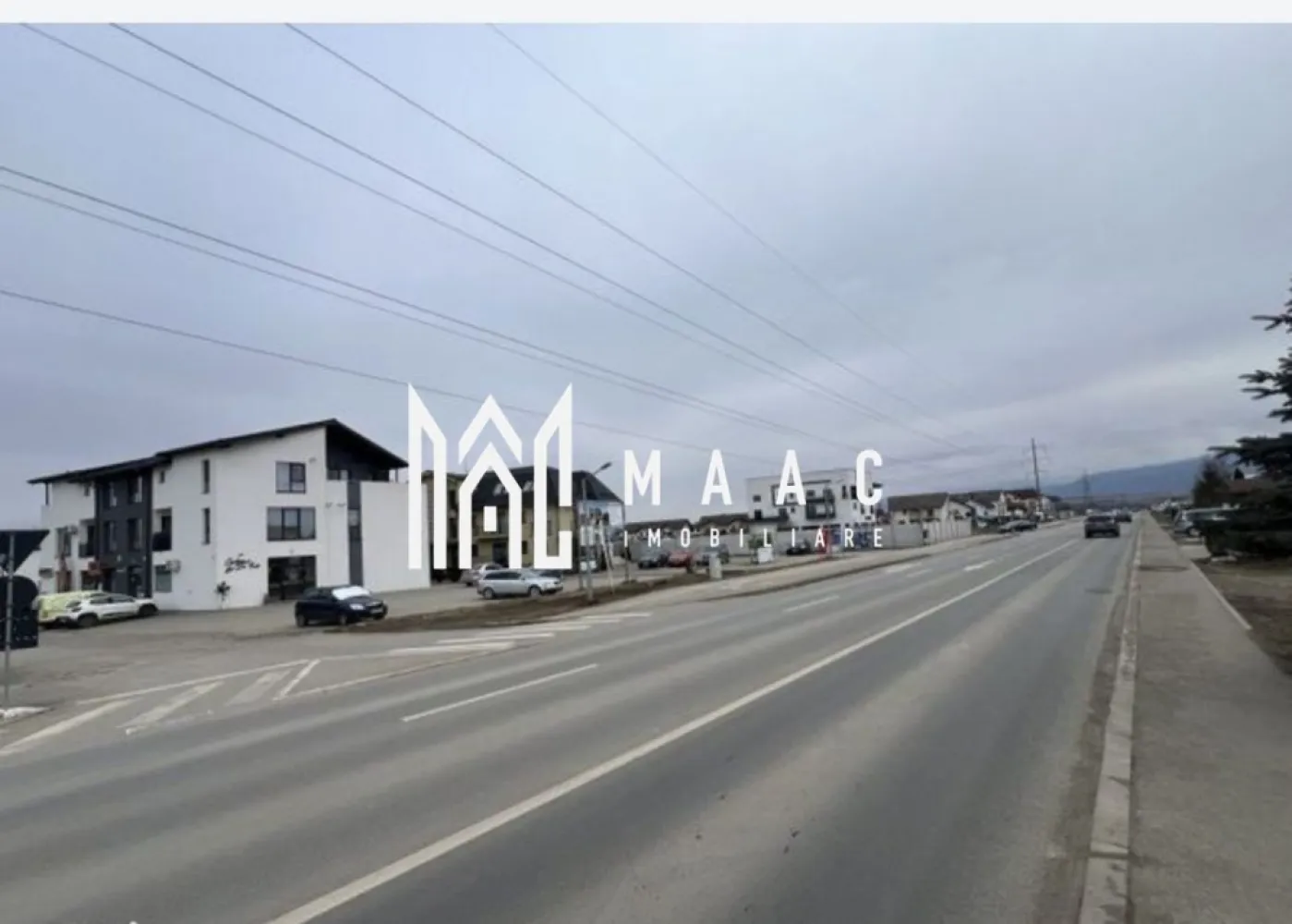 Spatiu Comercial | Open-space | 4 locuri de parcare | 93MPU | Arhitectilor - MAAC Imobiliare vă oferă oportunitatea de a achiziționa un spațiu comercial modern, situat într-o zonă cu trafic intens și vizibilitate excelentă, ideal pentru diverse activități comerciale sau birouri. Acest spațiu beneficiază de o amplasare strategică, într-un cartier în plină dezvoltare, cu o densitate ridicată de locuitori. Caracteristici principale: 🏢 Suprafață construită: 110 mp 📐 Suprafață utilă: 93 mp, compartimentare eficientă – open space, birou și grup sanitar 🚪 Acces dublu: intrare principală + acces secundar pentru aprovizionare 🚗 Parcare inclusă: 4 locuri de parcare private ⚡ Utilități & dotări: curent trifazat, sistem de supraveghere video TVCI, sistem de alarmă Puncte forte: ✔ Poziționare premium – parter de vilă P+2, cu acces rapid și expunere maximă ✔ Vizibilitate ridicată într-o zonă cu trafic auto și pietonal intens ✔ Potrivit pentru multiple activități – ideal pentru showroom, cabinet medical, birouri, retail sau servicii ✔ Investiție avantajoasă într-un cartier aflat în plină dezvoltare Dacă sunteți în căutarea unui spațiu comercial versatil, care să ofere vizibilitate, accesibilitate și funcționalitate, această proprietate reprezintă o oportunitate excelentă. 📞 Pentru informații suplimentare și programarea unei vizionări, contactați MAAC Imobiliare, menționând ID-ul anunțului: CP2388804. }}