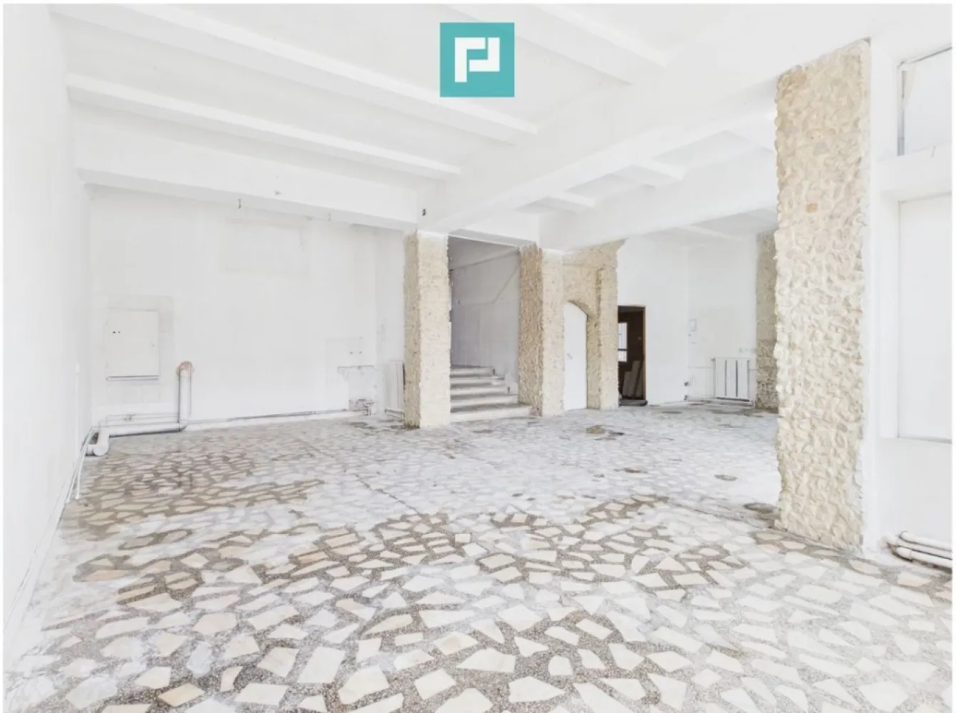 Spațiu comercial vitrat-central ARAD 250 mp utili