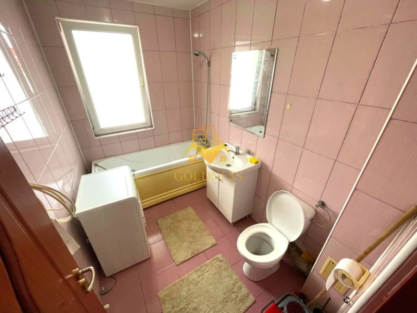 2 camere open space, balcon, Parcare, Strada Eroilor, Floresti