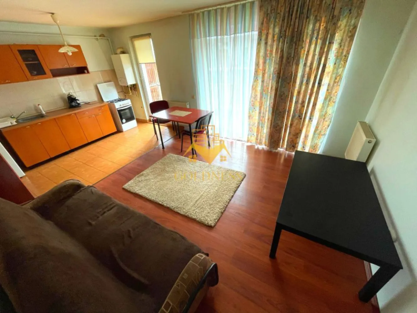 2 camere open space, balcon, Parcare, Strada Eroilor, Floresti