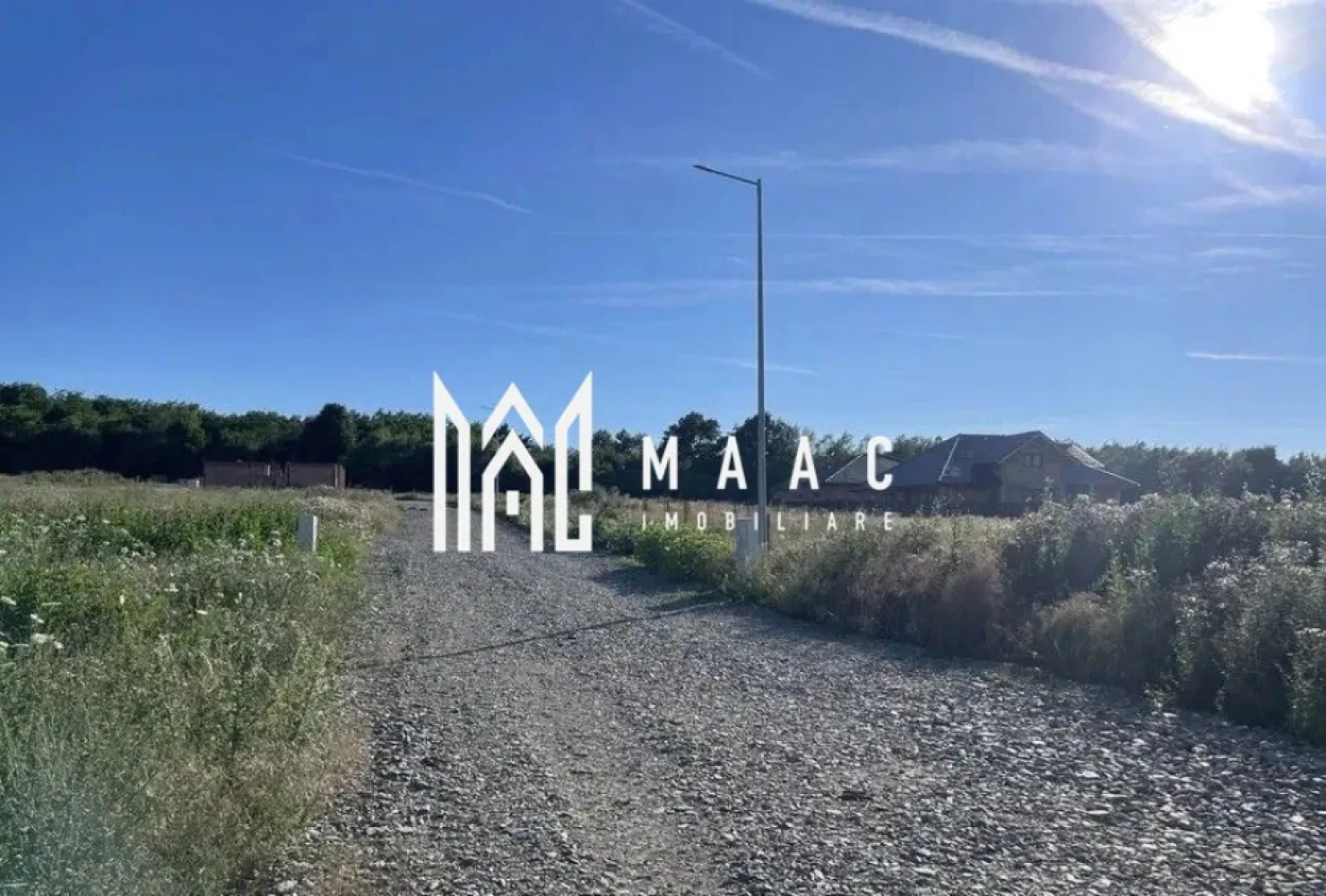 Teren | 501 MP | Calea Cisnadiei | - MAAC Imobiliare vă oferă spre vânzare 3 parcele pe Calea Cisnădiei Locație excelentă într-o zonă în plină dezvoltare, ideală pentru construirea unei locuințe. Cele trei parcele au o suprafață de 501 mp fiecare și sunt situate lângă uzina de apă, cu toate utilitățile incluse. Certificat de urbanism pentru construcția de locuințe individuale sau cuplate. Toate utilitățile sunt deja pe parcelă: curent electric, apă, canalizare, fibra optică. Strada este iluminată, iar asfaltarea este în curs de realizare. Pentru mai multe detalii și informații suplimentare, vă rugăm să ne contactați specificând :ID CP2375774 }}