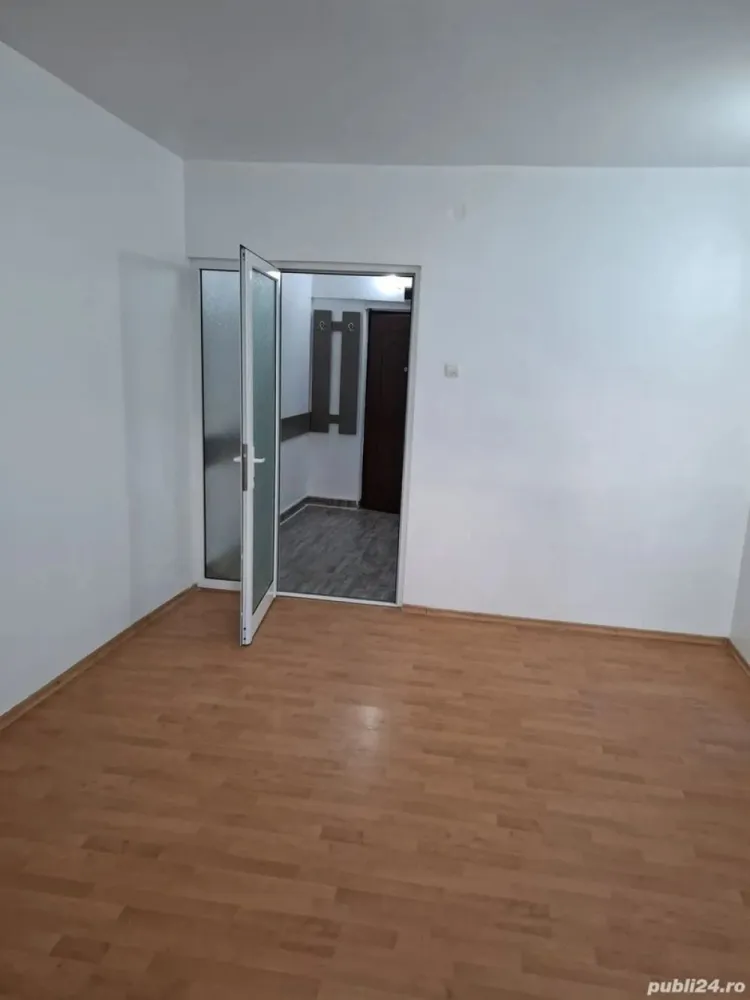 De inchiriat garsoniera pentru birou, bl. A, Tiglina 1, 250 euro