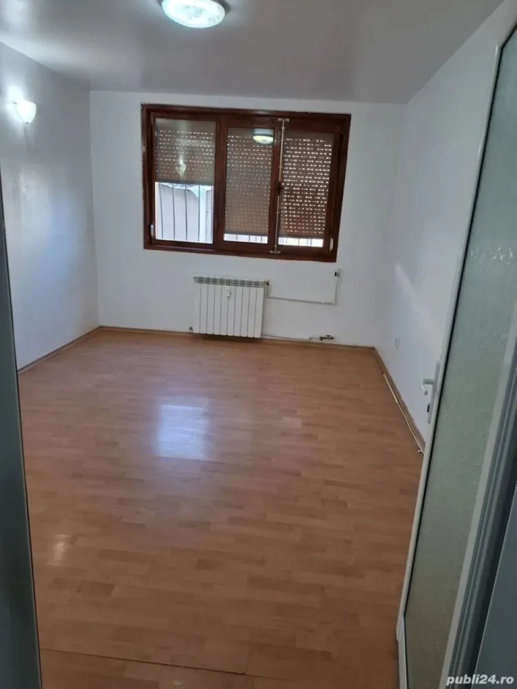 De inchiriat garsoniera pentru birou, bl. A, Tiglina 1, 250 euro