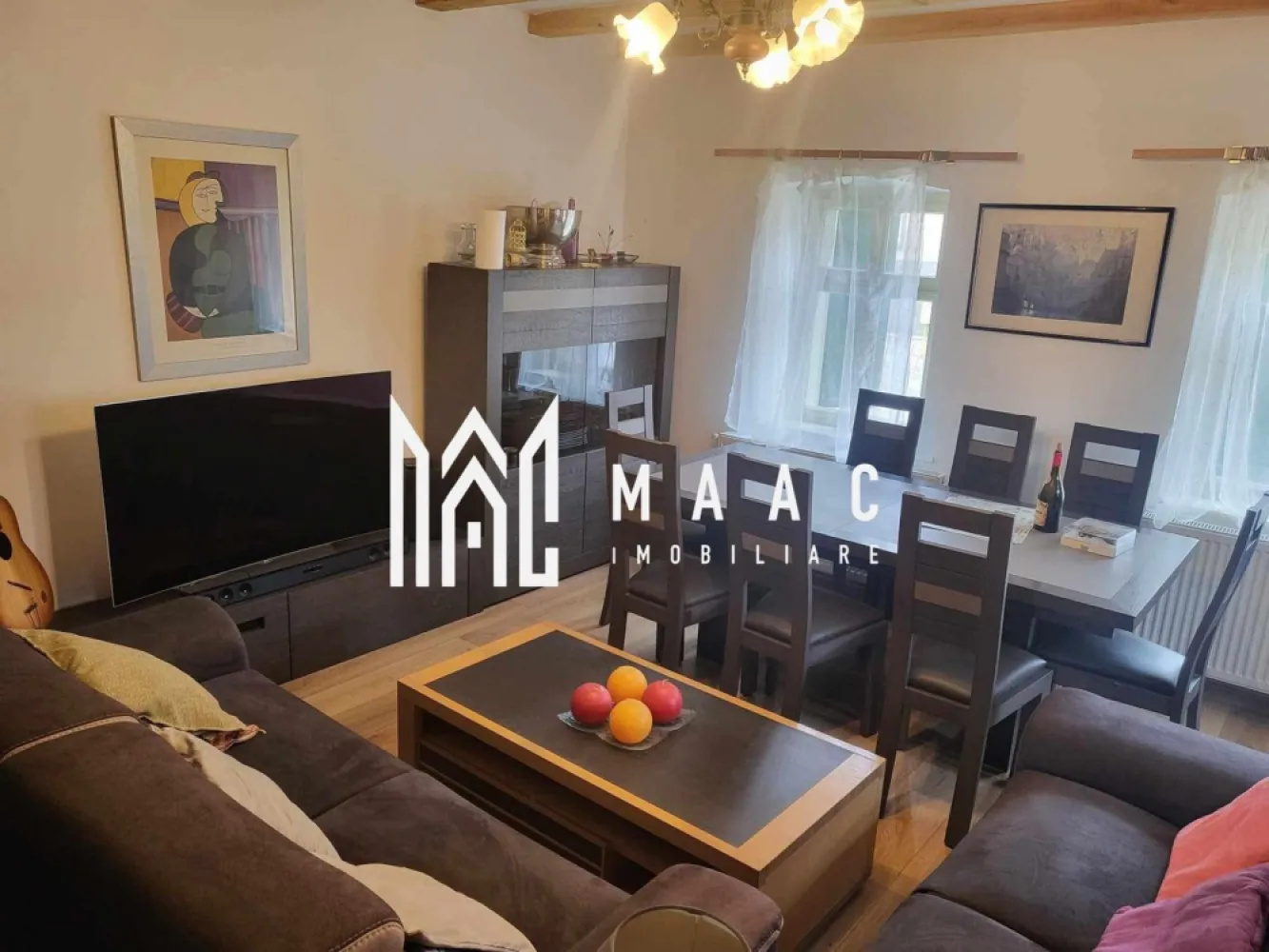 Black Friday Casa 2 corpuri individuale| 30 km de Sibiu | Teren 1500 mp - 🔥 BLACK FRIDAY - Profită de cea mai bună perioadă din an pentru a deveni proprietar! Reducere de 39.000 euro - Preț vechi - 179.000 euro Preț promoțional - 140.000 euro MAAC Imobiliare va propune spre vânzare o proprietate deosebită, situată într-un sat liniștit, la doar 30 km de Sibiu, spre Mediaș. Ideală pentru o familie extinsă sau pentru cei care doresc să îmbine viața la țară cu confortul modern, proprietatea include două case individuale de tip săsesc, complet renovate cu materiale premium. Facilități în sat: Școli primare și gimnaziale Cabinete medicale și stomatologice Magazine alimentare, agricole, de construcții și benzinărie Acces la mijloace de transport: autobuz și tren Utilități și dotări: Suprafață teren: 1500 mp (jumătate teren construibil, jumătate teren agricol) Gaz metan Alimentare cu apă contorizată Tablou electric modern, conform standardelor europene Contract salubritate cu triaj selectiv Internet prin fibră optică DIGI Poartă și portiță cu acces electric + telecomandă și interfon video Sistem de supraveghere video, accesibil prin aplicație mobilă Curte de 210 mp, pavată premium (Elis), sistem de iluminat integrat in pavele, cu brasero(șemineu deschis) pentru seri de relaxare Descrierea proprietății: Casa mică: Bucătărie mobilată și utilată Dormitor Baie modernă cu duș tip italian Casa mare: Parter: Hol de acces Baie de serviciu Bucătărie modernă la comandă, dotată cu electrocasnice premium, noi, în garanție Living generos, cu posibilitate de instalare șemineu Mansarda: Cameră spațioasă de 40 mp, cu baie proprie, ferestre Velux și iluminare cu senzori de mișcare Alte anexe: Beci tip cramă (40 mp), uscat și răcoros Șură mare (90 mp), situată pe teren construibil, ideală pentru transformare în pensiune sau afacere Teren agricol fertil, cu plantație de zmeură, nuc tânăr, vișini, pruni, soc, liliac și mâna Maicii Domnului Această proprietate reprezintă o oportunitate excelentă pentru cei care își doresc un stil de viață liniștit, aproape de natură, fără a renunța la confortul urban. Pentru mai multe detalii sau pentru a programa o vizionare, va rugam specificați telefonic: CP2373089! }}