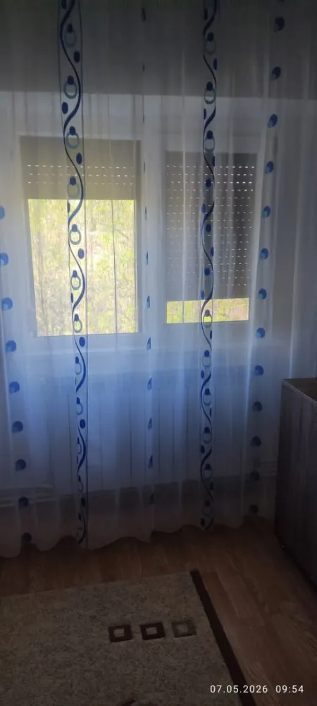 De inchiriat apartament spatios in Piata Centrala, 320 euro - Se oferă spre închiriere apartament cu 2 camere, decomandat, situat în zona Piața Centrală, la etajul 4 din 4, cu o suprafață de 54 mp și orientare către vest.
Dotări:
- Centrală termică
- Aer condiționat
- Mașină de spălat rufe
- Frigider
- Aragaz.
Apartamentul se închiriază pe termen lung, cu contract de minim 6 luni.
Preț chirie: 1600 lei/lună
La semnarea contractului se achită:
- prima lună de chirie 1600 lei
- garanție: 1600 lei
- comision agenție: 800 lei + TVA
Relații la telefon: 0746 252 252 – Liliana Ene