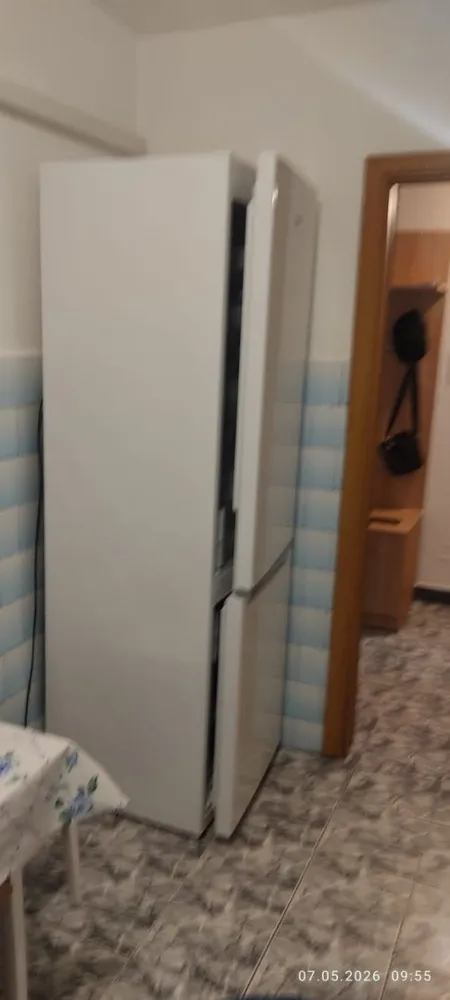 De inchiriat apartament spatios in Piata Centrala, 320 euro - Se oferă spre închiriere apartament cu 2 camere, decomandat, situat în zona Piața Centrală, la etajul 4 din 4, cu o suprafață de 54 mp și orientare către vest.
Dotări:
- Centrală termică
- Aer condiționat
- Mașină de spălat rufe
- Frigider
- Aragaz.
Apartamentul se închiriază pe termen lung, cu contract de minim 6 luni.
Preț chirie: 1600 lei/lună
La semnarea contractului se achită:
- prima lună de chirie 1600 lei
- garanție: 1600 lei
- comision agenție: 800 lei + TVA
Relații la telefon: 0746 252 252 – Liliana Ene