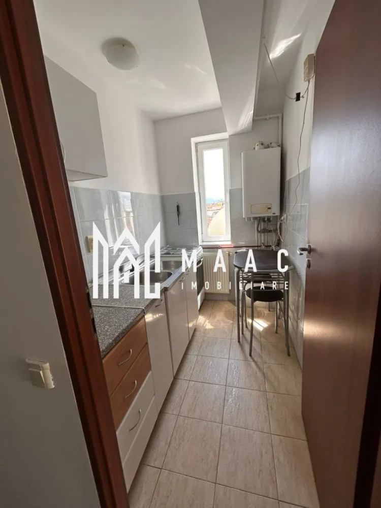 Garsonieră | 28 MPU | Balcon | Turnișor - MAAC Imobiliare vă propune spre vânzare o garsonieră cochetă și eficient compartimentată, situată în cartierul Turnișor – una dintre zonele apreciate din Sibiu pentru accesibilitate, liniște și conexiuni rapide către oraș.

Cu o suprafață utilă de 28 mp, completată de un balcon de 4 mp, proprietatea este amplasată la etajul 4 al unui imobil bine întreținut, oferind lumină naturală din plin și o atmosferă plăcută pe tot parcursul zilei.

Locuința reprezintă o alegere excelentă atât pentru investiție (închiriere rapidă), cât și pentru locuit, datorită compartimentării practice și poziționării strategice.

ZONĂ & ACCES
acces rapid către centrul orașului
conexiune facilă spre aeroport și zona industrială vest
acces direct către autostradă
în imediata apropiere: magazine, farmacii, stații de transport în comun, spații comerciale

Tot ce ai nevoie pentru un stil de viață comod este la câteva minute distanță.

AVANTAJE CHEIE
ideală pentru investiție sigură
balcon generos pentru această suprafață
zonă liniștită, dar foarte bine conectată
imobil întreținut

Pentru mai multe detalii și programarea unei vizionări, vă rugăm să menționați ID: CP3073196
