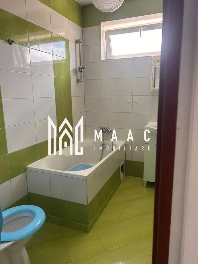 Garsonieră | 28 MPU | Balcon | Turnișor - MAAC Imobiliare vă propune spre vânzare o garsonieră cochetă și eficient compartimentată, situată în cartierul Turnișor – una dintre zonele apreciate din Sibiu pentru accesibilitate, liniște și conexiuni rapide către oraș.

Cu o suprafață utilă de 28 mp, completată de un balcon de 4 mp, proprietatea este amplasată la etajul 4 al unui imobil bine întreținut, oferind lumină naturală din plin și o atmosferă plăcută pe tot parcursul zilei.

Locuința reprezintă o alegere excelentă atât pentru investiție (închiriere rapidă), cât și pentru locuit, datorită compartimentării practice și poziționării strategice.

ZONĂ & ACCES
acces rapid către centrul orașului
conexiune facilă spre aeroport și zona industrială vest
acces direct către autostradă
în imediata apropiere: magazine, farmacii, stații de transport în comun, spații comerciale

Tot ce ai nevoie pentru un stil de viață comod este la câteva minute distanță.

AVANTAJE CHEIE
ideală pentru investiție sigură
balcon generos pentru această suprafață
zonă liniștită, dar foarte bine conectată
imobil întreținut

Pentru mai multe detalii și programarea unei vizionări, vă rugăm să menționați ID: CP3073196