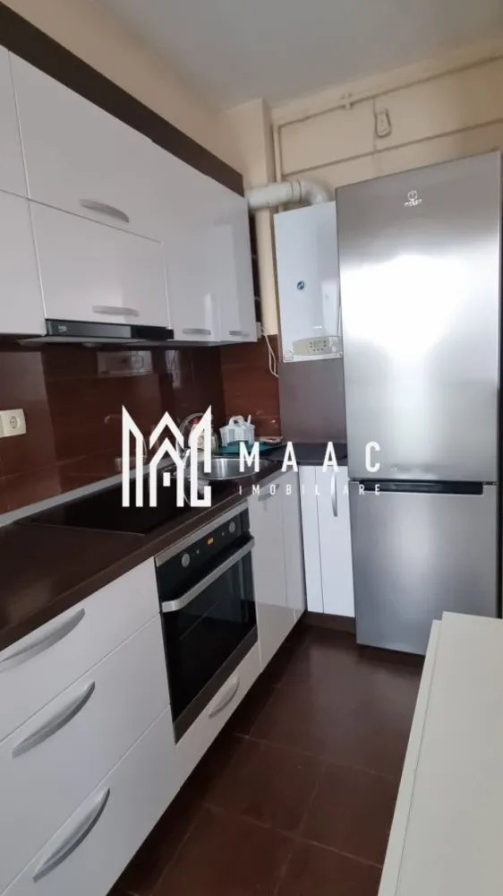 Apartament 3 camere | 67 MPU | Turnisor - MAAC Imobiliare vă propune spre închiriere un apartament spațios, confortabil și bine compartimentat, situat la etajul 2 al unui imobil din zona Turnișor, Sibiu, pe strada Frunzei. Proprietatea este ideală pentru o familie sau un cuplu, oferind confort, funcționalitate și acces facil către principalele puncte de interes ale orașului.

Compartimentare:
-living generos
-2 dormitoare
-bucătărie separată
-baie
-hol de acces

Dotări și avantaje:
-apartament decomandat
-complet mobilat și utilat
-electrocasnice incluse
-loc de parcare propriu, situat chiar sub geam
-etaj 2
-zonă liniștită și accesibilă

Suprafață:
-3 camere

Localizare:
-Turnișor, strada Frunzei, Sibiu – zonă apreciată pentru liniște și acces rapid către oraș

Condiții de închiriere:
-preț: la cerere
-garanție: echivalentul unei chirii lunare
-disponibilitate: imediată

Pentru mai multe detalii sau pentru programarea unei vizionări, vă rugăm să ne contactați specificând: ID: CP3072870