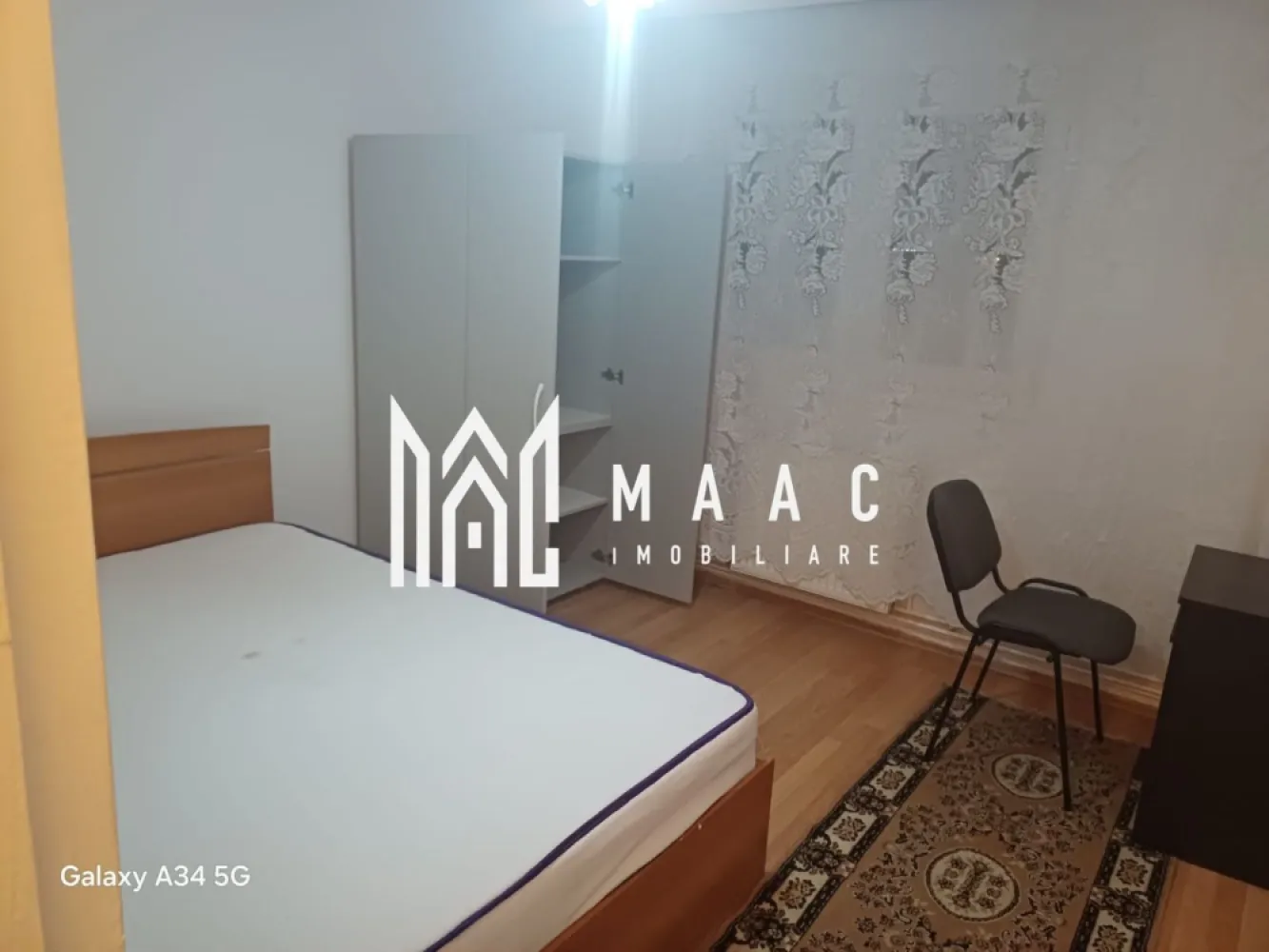 APARTAMENT 2 CAMERE I DECOMANDAT I 48 MP - MAAC Imobiliare ofera spre vanzare apartament 2 camere, bucatarie si baie.
Imobilul este situat in cartierul Lazaret, intr-o zona linistita, dar in acelasi timp relativ aproape de centrul orasului.
Apartamentul beneficiaza de acces facil la mijloace de transport in comun, magazine, scoli si alte puncte de interes, fiind o alegere potrivita atat pentru locuit, cat si pentru investitie.

Pentru mai multe detalii sau vizionare anuntati telefonic CP3072922