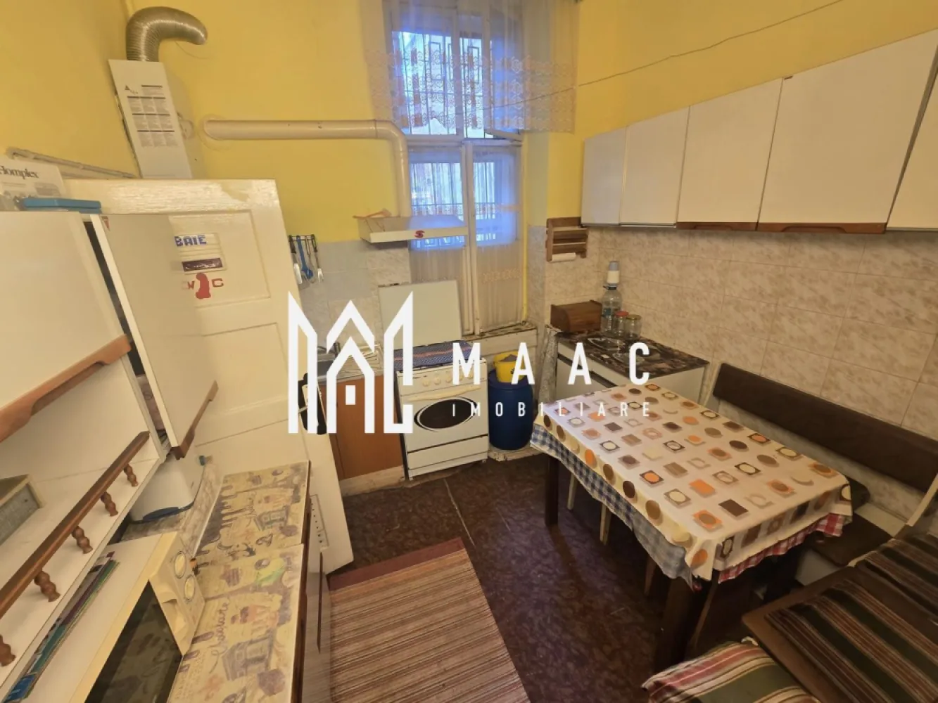 Apartament 2 camere garaj pivnita 31mp zona Andrei Saguna - Agentia Imobiliara Maac va propune spre vanzare un apartament cu 2 camere situat in zona centrala strada Andrei Saguna.

Apartamentul este situat la parter , necesita renovare are acces auto si dispune de garaj intabulat in curtea proprie.

Avantaje:

- suprafata utila 62 mp ( camere spatioase si inalte )
- suprafata pivnita inalta 31 mp utili intabulata in acte
- garaj intabulat in acte
- acces auto in curtea interioara
- apartamentul poate fi amenajat dupa propriul gust 

Pentru mai multe detalii va rog specificati CP3073388 la telefon