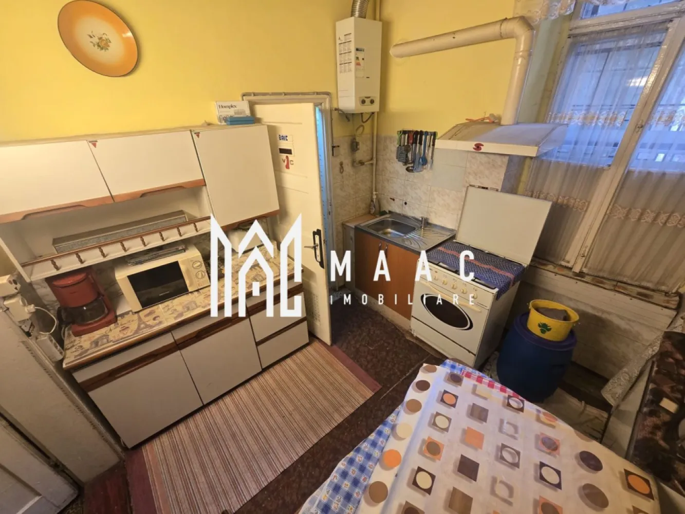 Apartament 2 camere garaj pivnita 31mp zona Andrei Saguna