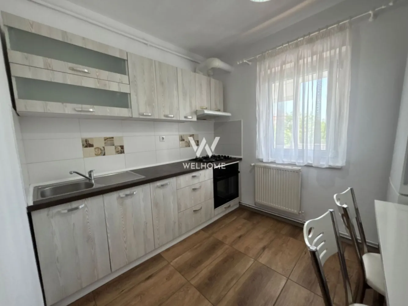 Apartament DECOMANDAT 3 camere cu PIVNIȚĂ - zona Terezian, Sibiu