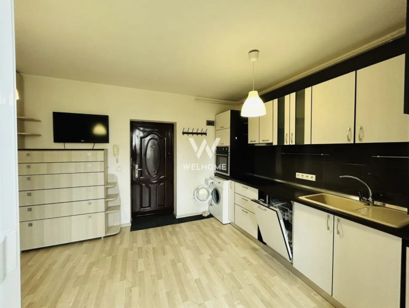Apartament 2 camere, la cheie, balcon, boxa, loc de parcare