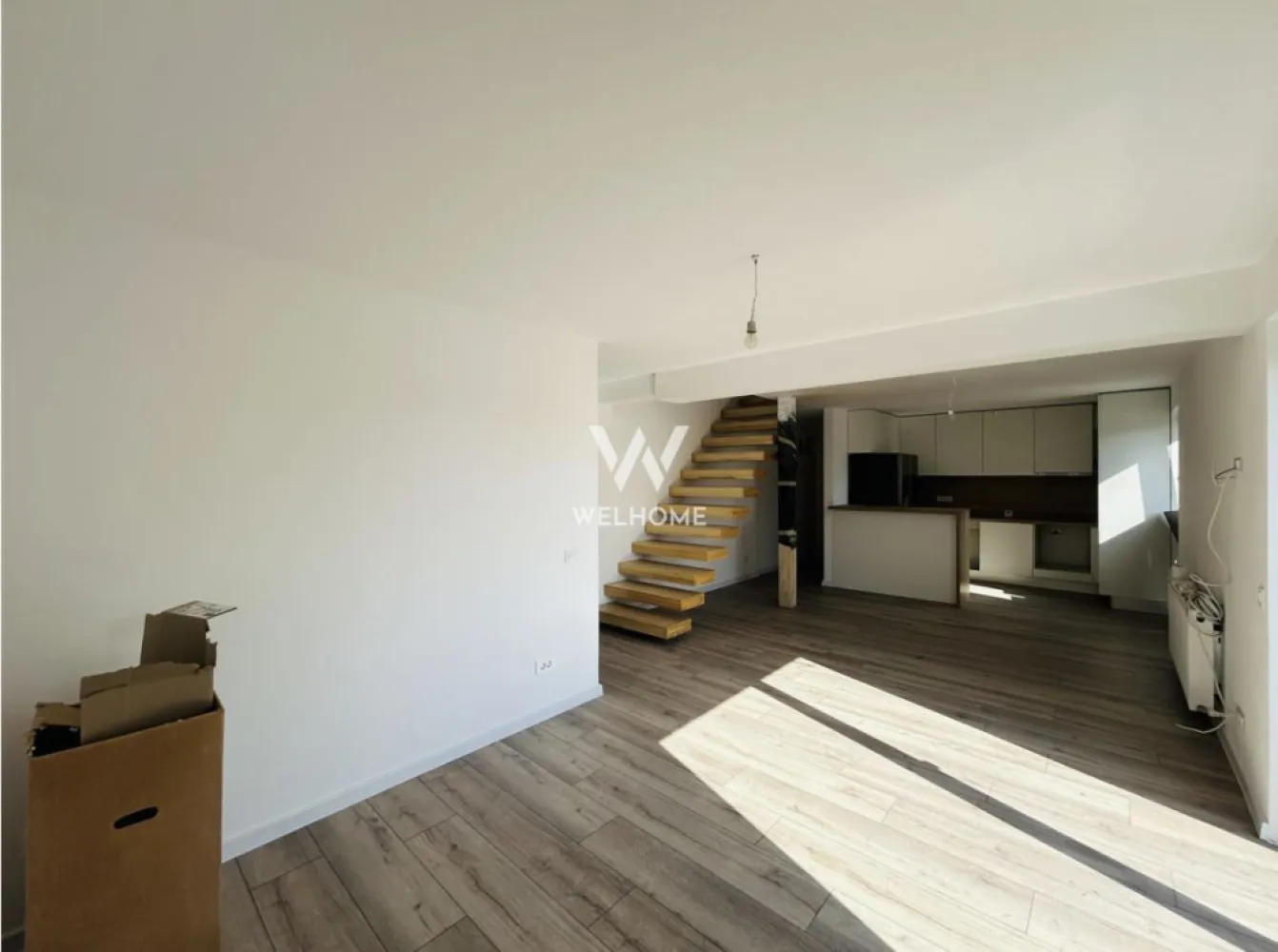 Apartament nou la vila, finisat la cheie, 4 camere, 2 bai, balcon -