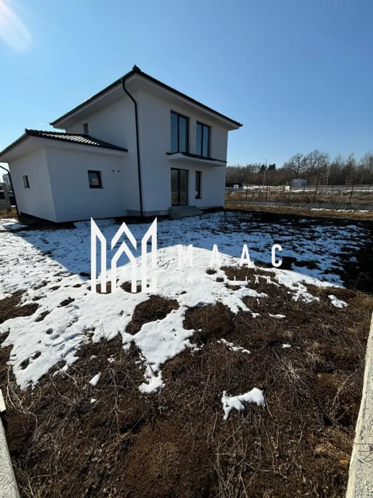 Casa individuală | Teren 500 mp | Calea Cisnădiei - MAAC Imobiliare oferă spre vânzare o casă individuală pe Calea Cisnădiei, cu o compartimentare bine gândită pe două niveluri. Detalii cheie: Parter: living, bucătărie, baie, spațiu tehnic, garaj și casa scării. Etaj: 3 dormitoare, baie, casa scării. Suprafața terenului este de 501 mp, iar curtea liberă are aproximativ 380 mp. Utilitățile disponibile sunt energie electrică, apa și canalizare (în curs de execuție). Stadiul de predare este „Alb”, ceea ce înseamnă că interiorul este pregătit pentru finisaje. Încălzirea poate fi realizată cu pompă de căldură sau centrală termică pe curent (acestea nu sunt incluse în prețul casei). Casa va fi intabulată pe numele noului proprietar. Pentru mai multe detalii, vă rugăm să ne contactați, specificând ID:CP2363528 }}