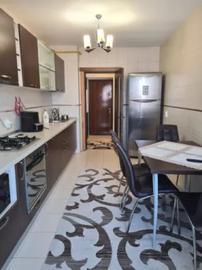 De inchiriat apartament cu 2 camere, bloc Vega, str. Tecuci, 550 euro