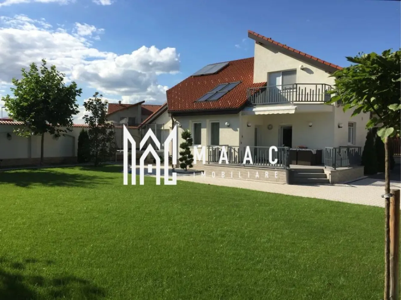 Vilă de închiriat | 4 camere | Șelimbăr - MAAC Imobiliare vă oferă spre închiriere o casă elegantă și modernă, situată într-o zonă liniștită din Șelimbăr , pe un teren generos de 1000 mp, cu o curte superb amenajată de 750 mp, compartimenta astfel: Parter: Garaj încălzit cu multiple spații de depozitare și acces direct din stradă Cameră/birou Baie Bucătărie complet utilată-Rovere, cu ieșire pe terasă către curte Living spațios, luminos, orientat către curte Etaj/Mansardă: 2 dormitoare, fiecare cu balcon propriu Baie Spațiu de depozitare Clădire separată în curte: Cameră hobby/oaspeți - Open space Chicinetă Baie Curte: Plante decorative la maturitate Filigorie + zonă BBQ cu sistem audio Facilități incluse: Acces automatizat Sistem de supraveghere video & alarmă Zonă verde cu sistem de irigație Garaj încălzit cu acces direct în casă Încălzire în pardoseală Panouri solare & fotovoltaice Condiții de închiriere: Contract ANAF – minim 1 an Se percepe garanție Disponibilă începând cu 15.05.2025 Pentru mai multe detalii sau pentru a programa o vizionare, va rugam specificati telefonic: CP2360397 ! }}